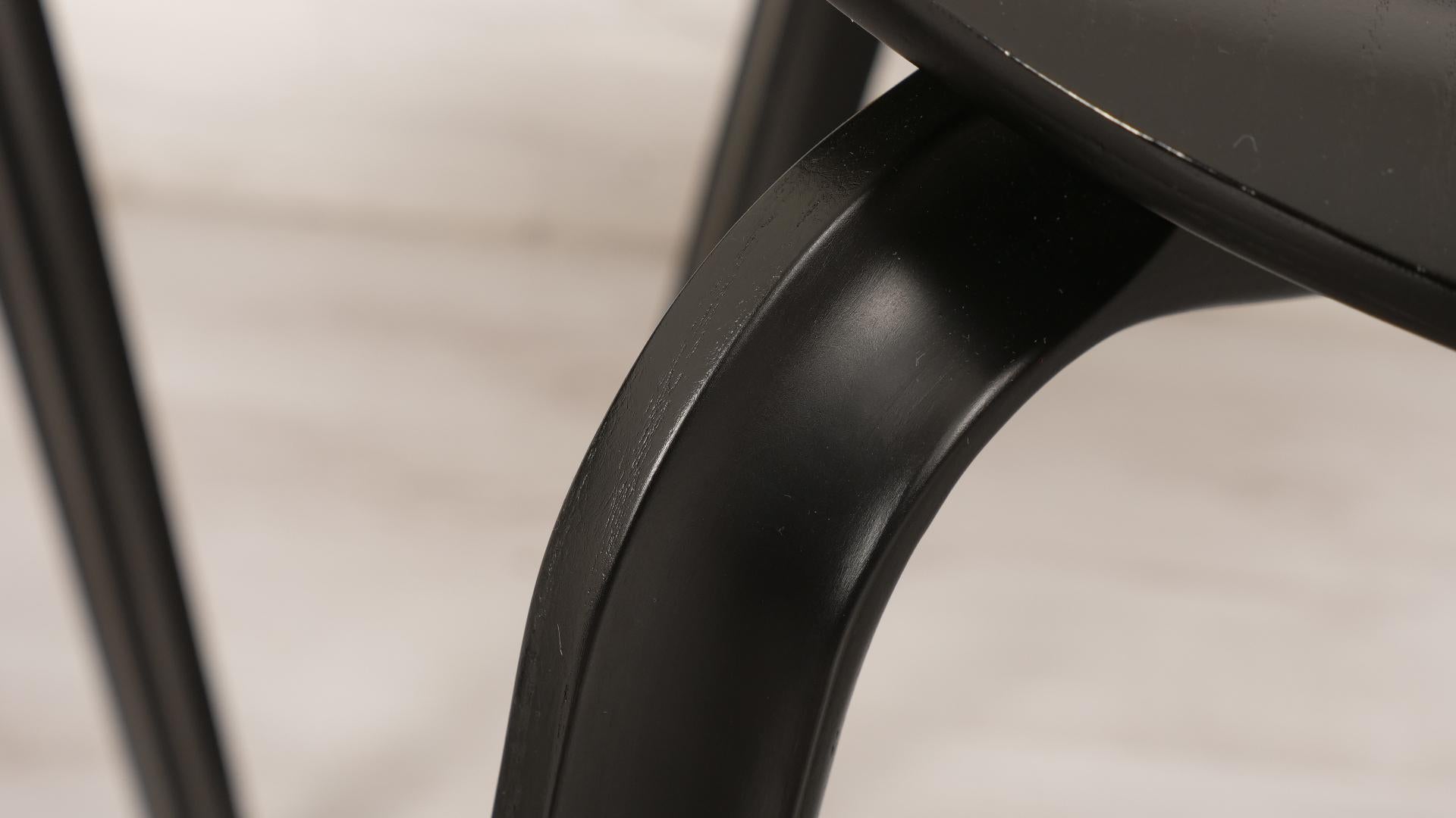 Chêne 6 chaises de salle à manger noires d'Arne Jacobsen pour Fritz Hansen modèle Grand Prix en vente