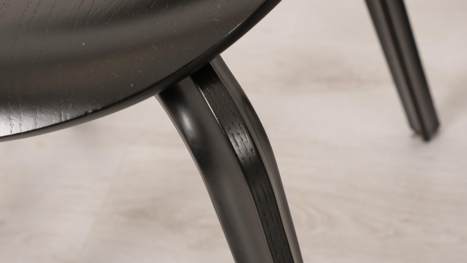 6 chaises de salle à manger noires d'Arne Jacobsen pour Fritz Hansen modèle Grand Prix en vente 1