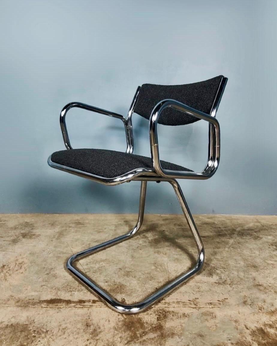 6 x Charcoal Black Grey Bouclé Mid Century Chrome Dining Chairs Vintage Retro In Excellent Condition For Sale In Cambridge, GB