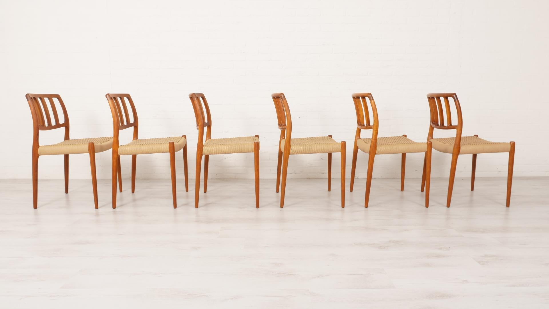 6 x chaises de salle à manger Niels Otto Møller  Modèle 83  Corde en papier  Teck  Restauré en vente 4