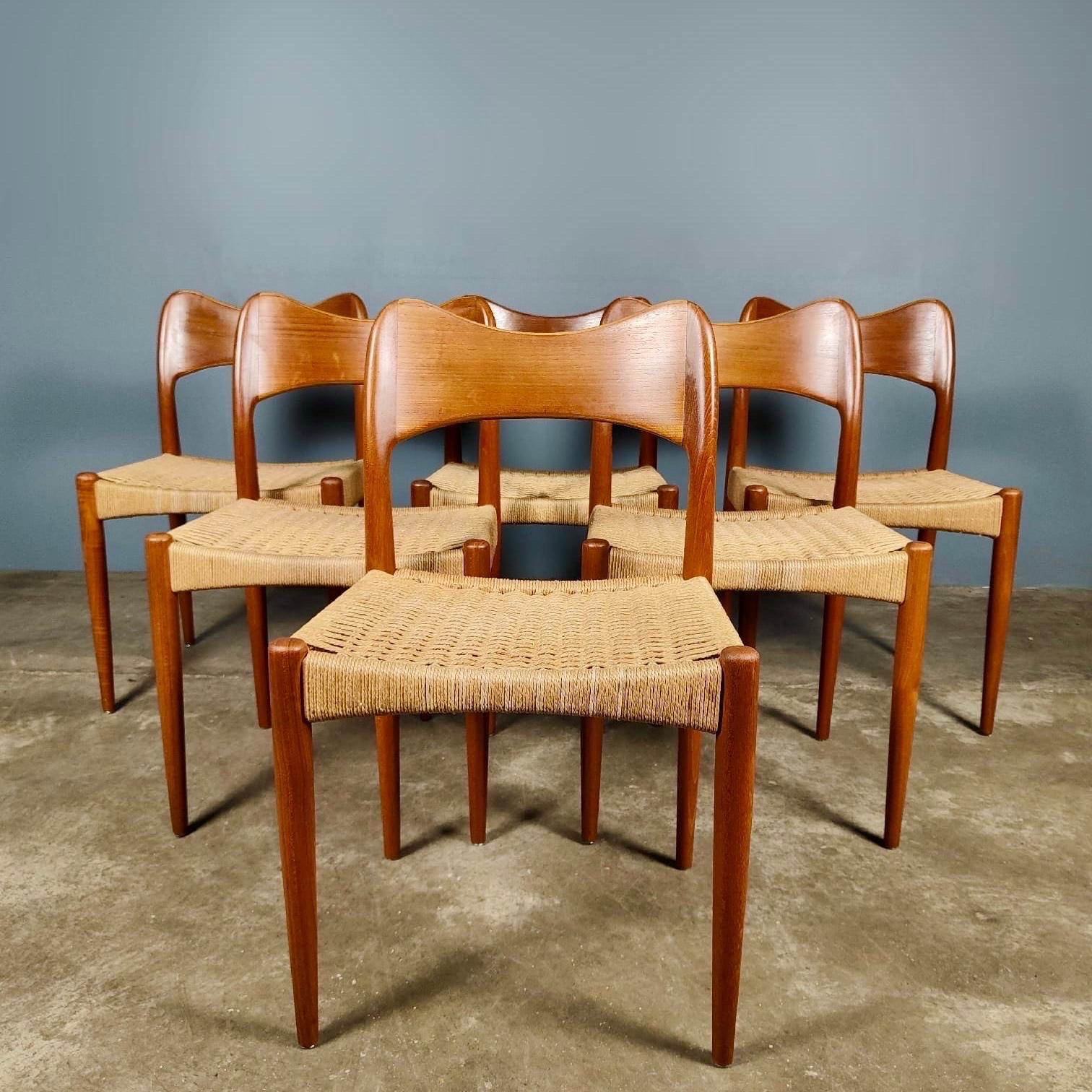 New Stock ✅

6 x Paper Cord Danish Dining Chairs by Arne Hovmand Olsen for Mogens Kold Mid Century Vintage Retro MCM

A rare and scarcely seen set of 6 1960’s paper cord and teak dining chairs, designed by Arne Hovmand Olsen and manufactured by