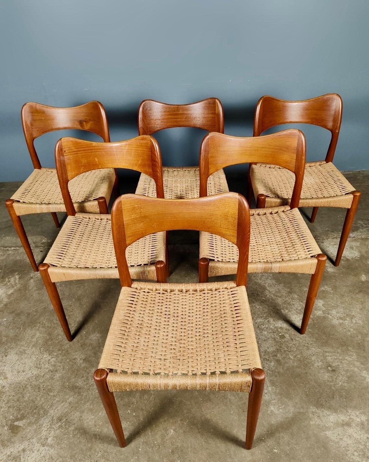 Mid-Century Modern 6 x Paper Cord Danish Dining Chairs By Arne Hovmand-Olsen For Mogens Kold