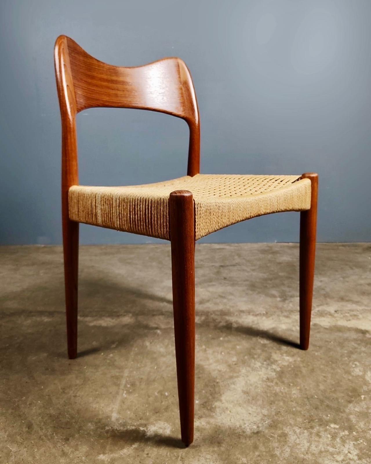 6 x Paper Cord Danish Dining Chairs By Arne Hovmand-Olsen For Mogens Kold In Excellent Condition In Cambridge, GB