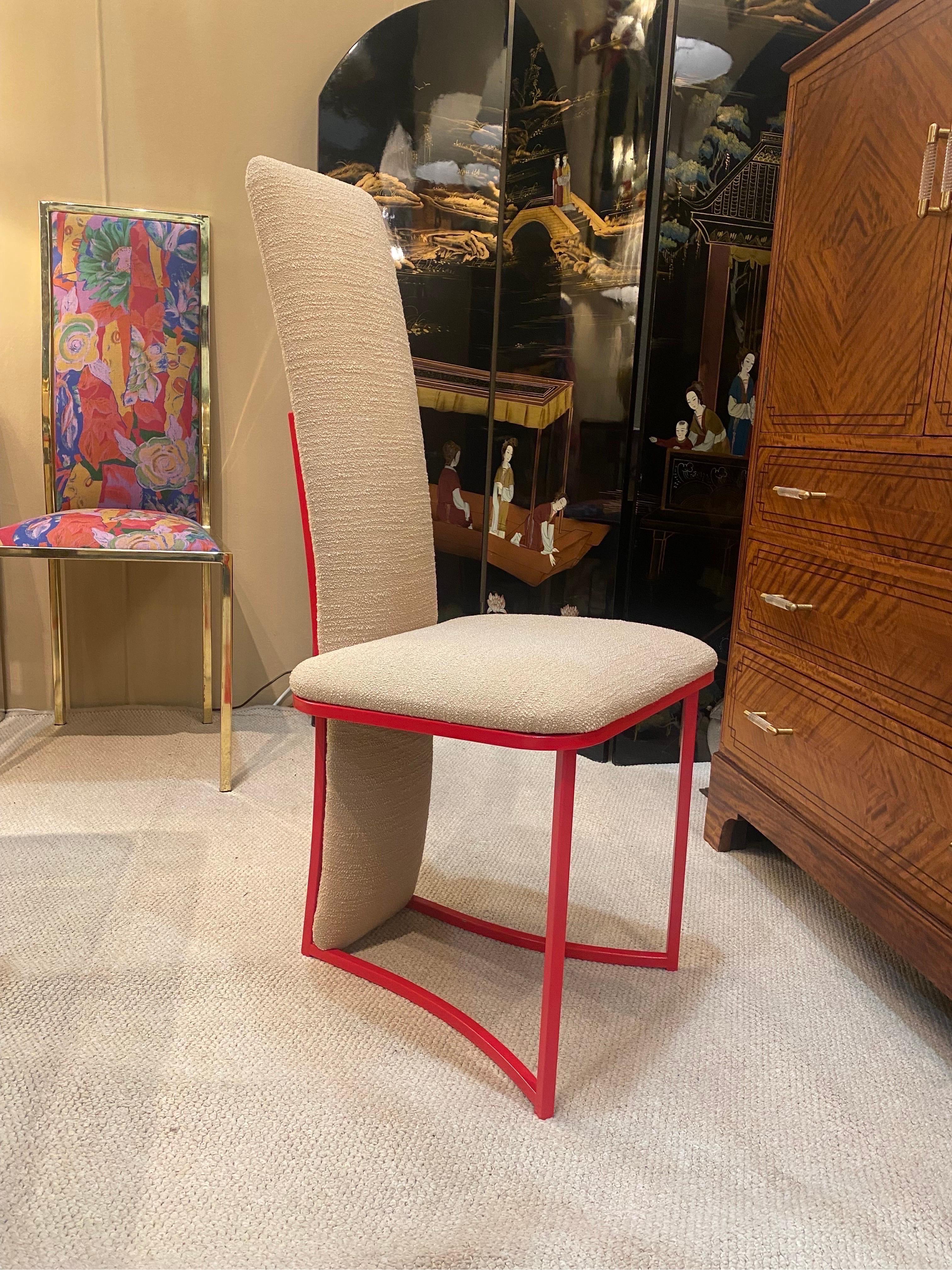 An amazing set of 6 dining chairs in curved high back elegantly sit on top of the red frame.
Comfortable chairs with high quality organic wool fine boucle upholstery in a champagne colour.
Masterfully upholstered in detail.  

Please contact us for