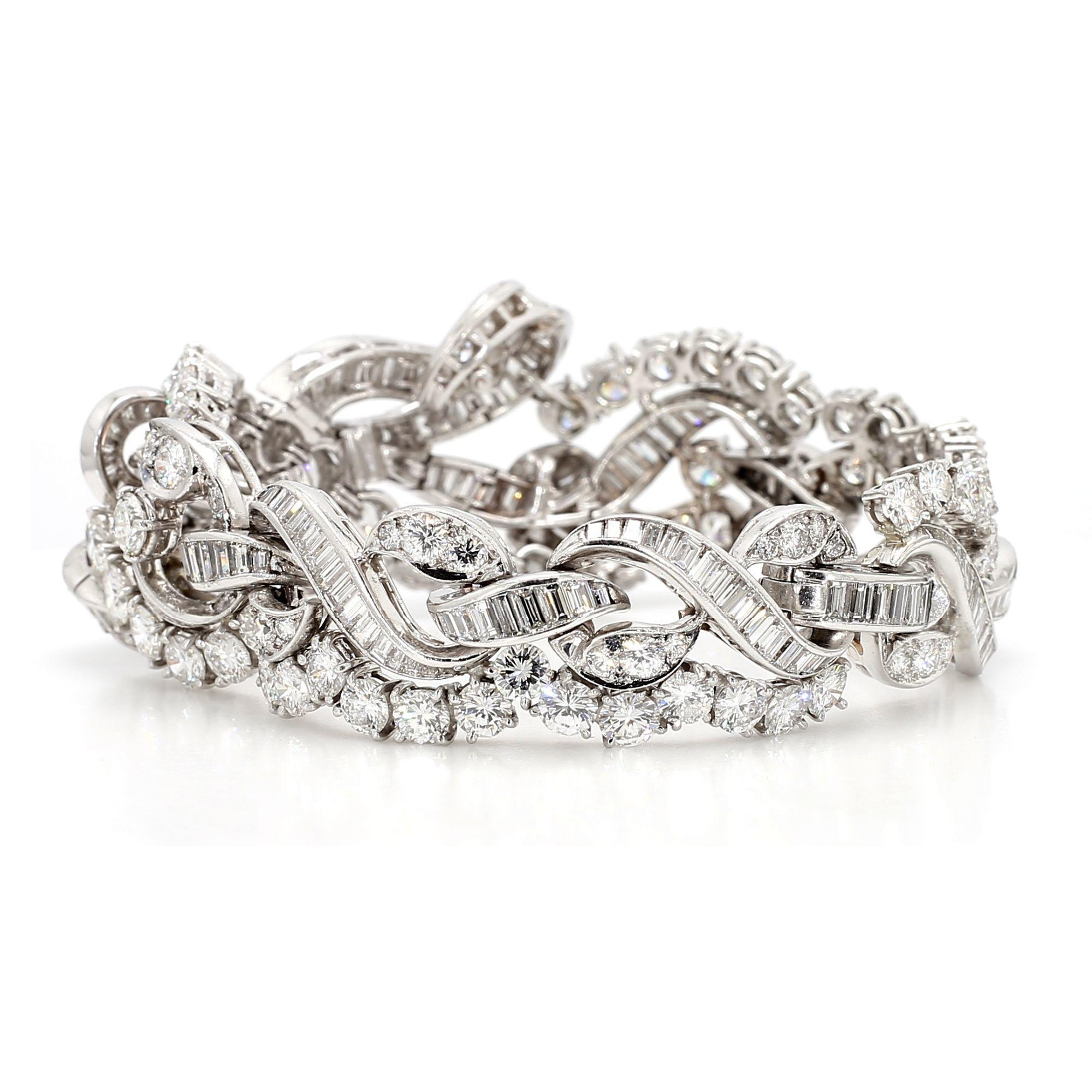 60 Carat Baguette & Round Cut Diamond in Platinum Retro Scroll Design Bracelet en vente 6