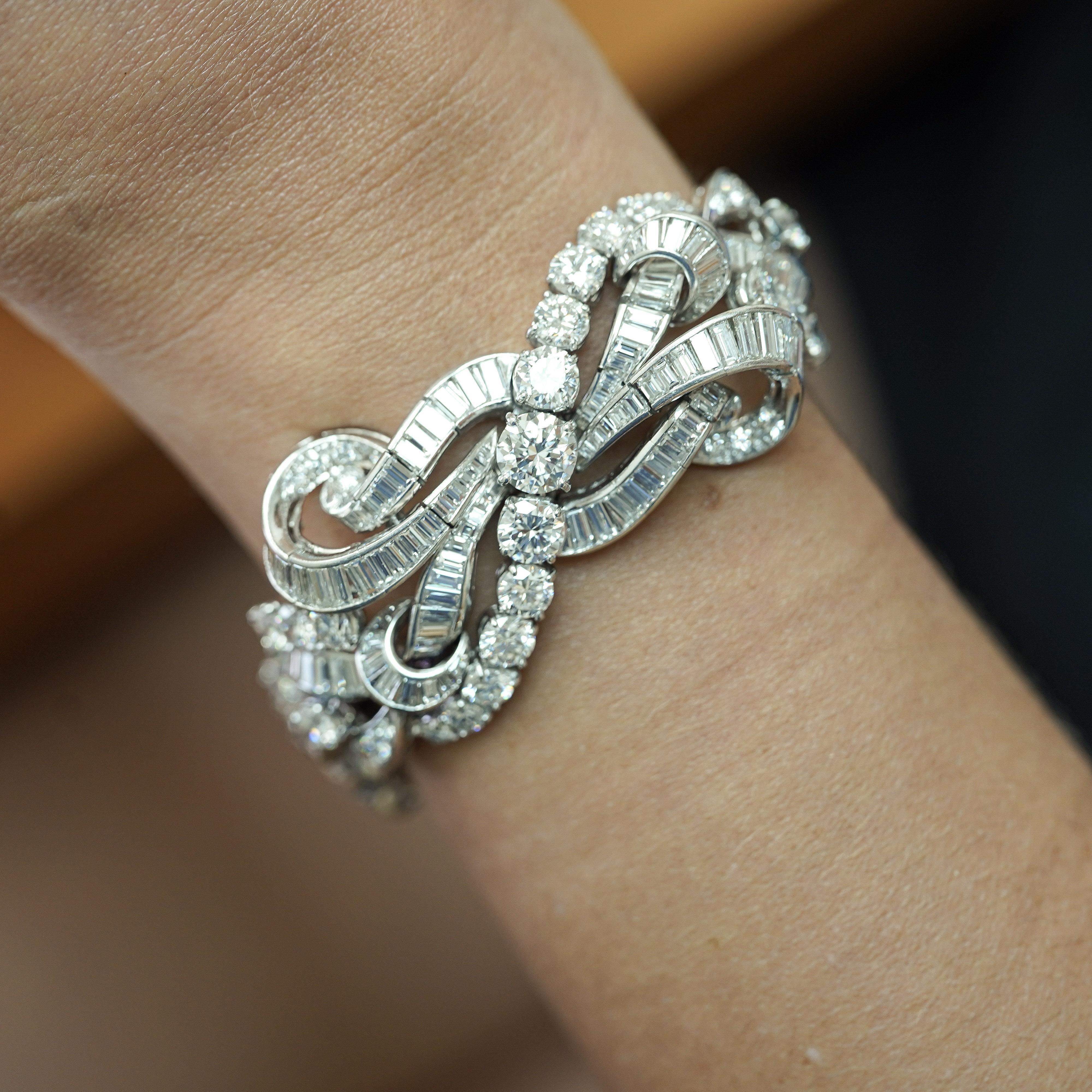 60 Carat Baguette & Round Cut Diamond in Platinum Retro Scroll Design Bracelet en vente 8