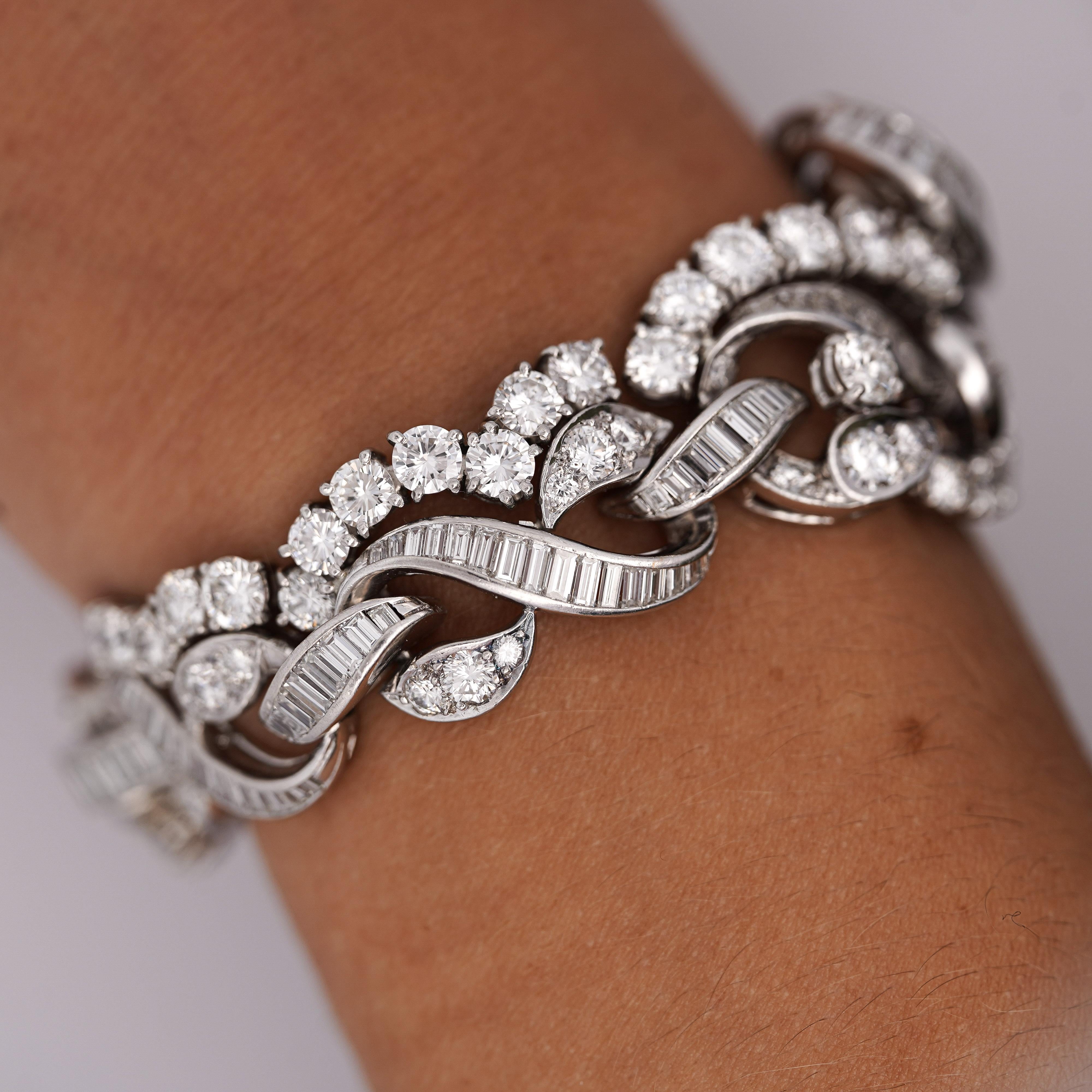 Taille ronde 60 Carat Baguette & Round Cut Diamond in Platinum Retro Scroll Design Bracelet en vente