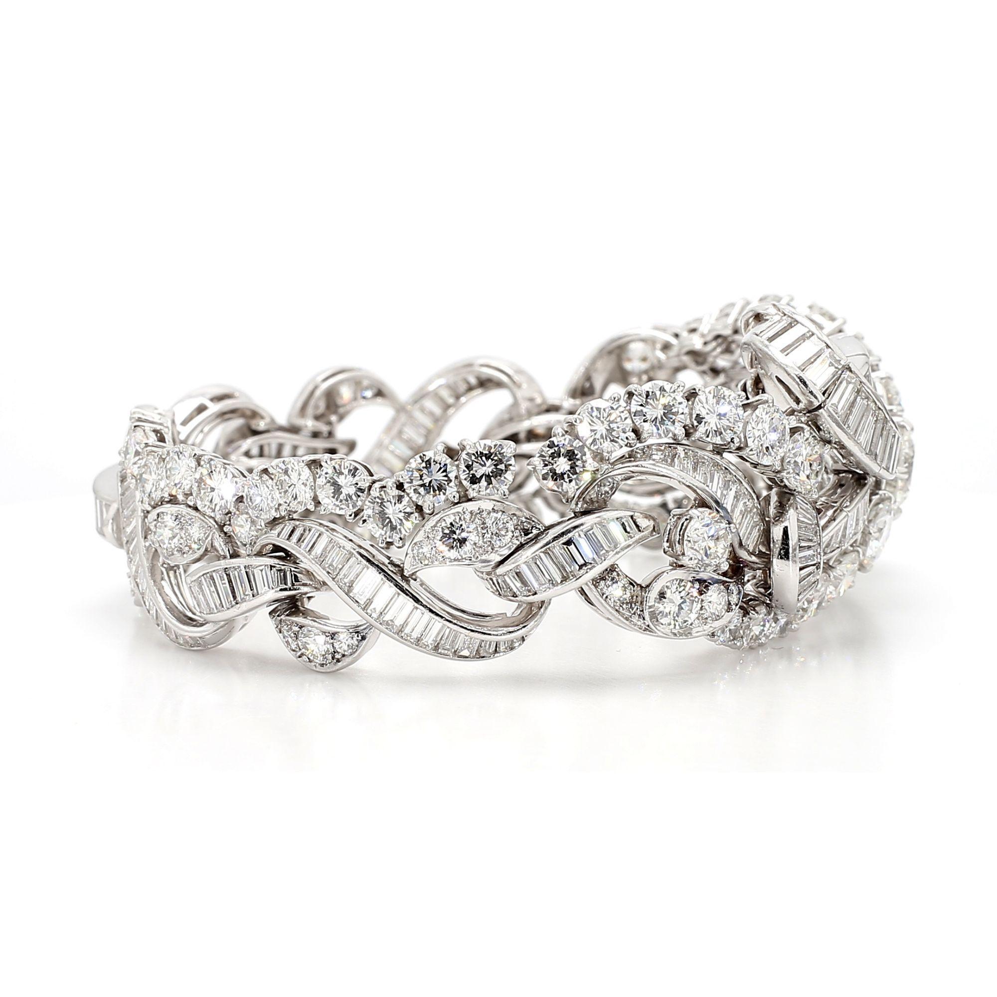60 Carat Baguette & Round Cut Diamond in Platinum Retro Scroll Design Bracelet en vente 2