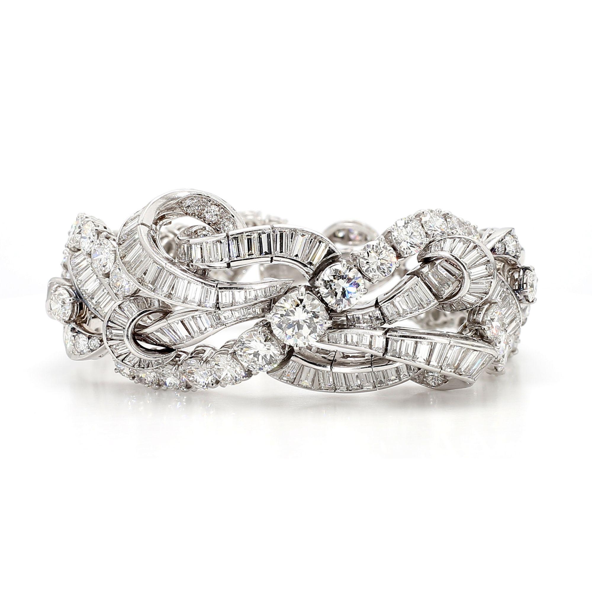 60 Carat Baguette & Round Cut Diamond in Platinum Retro Scroll Design Bracelet en vente 3
