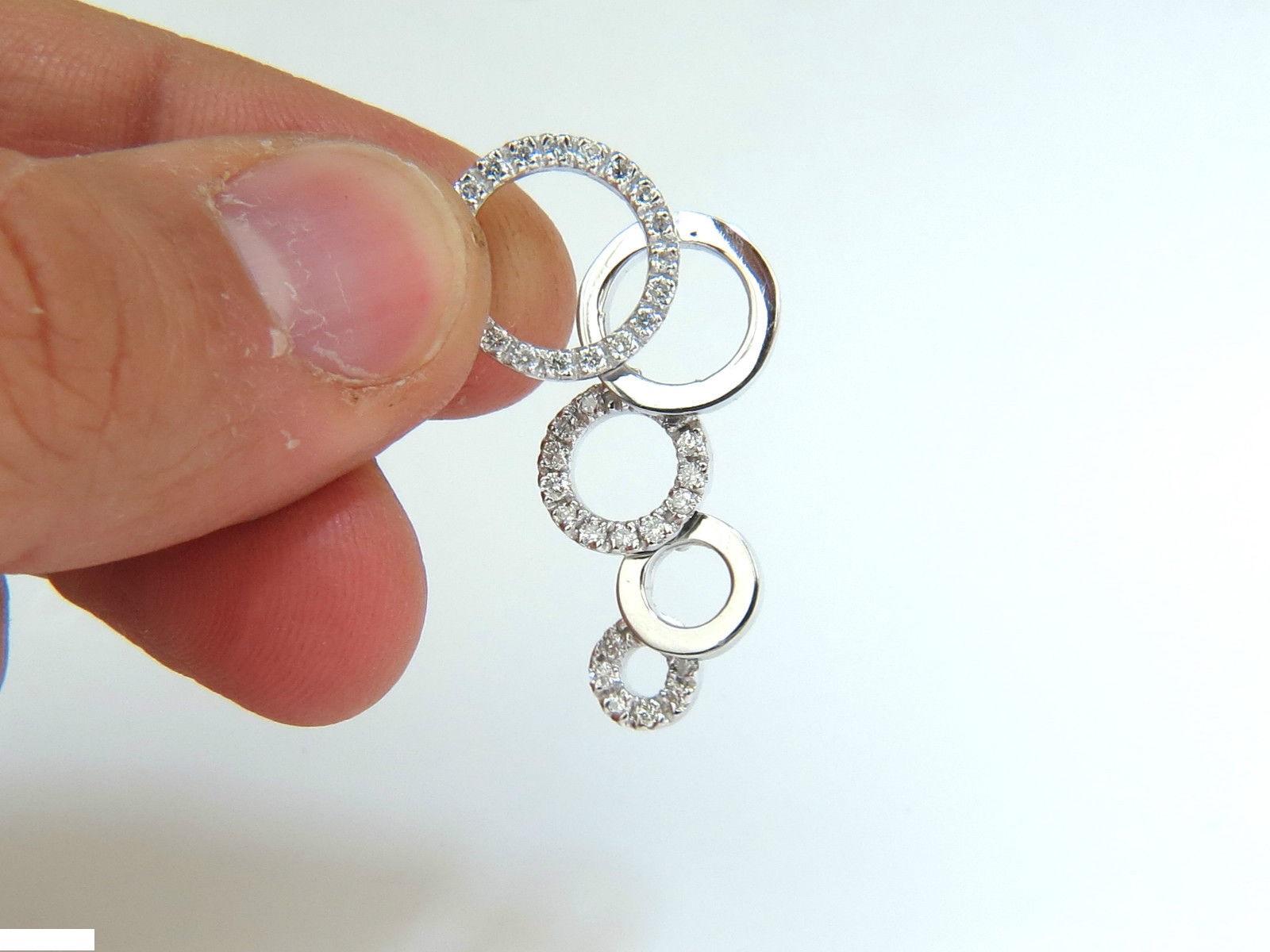 Taglio rotondo .60 Carat Circle Dangles Bubbles Ciondolo con diamanti naturali F/VS 14 Karat in vendita