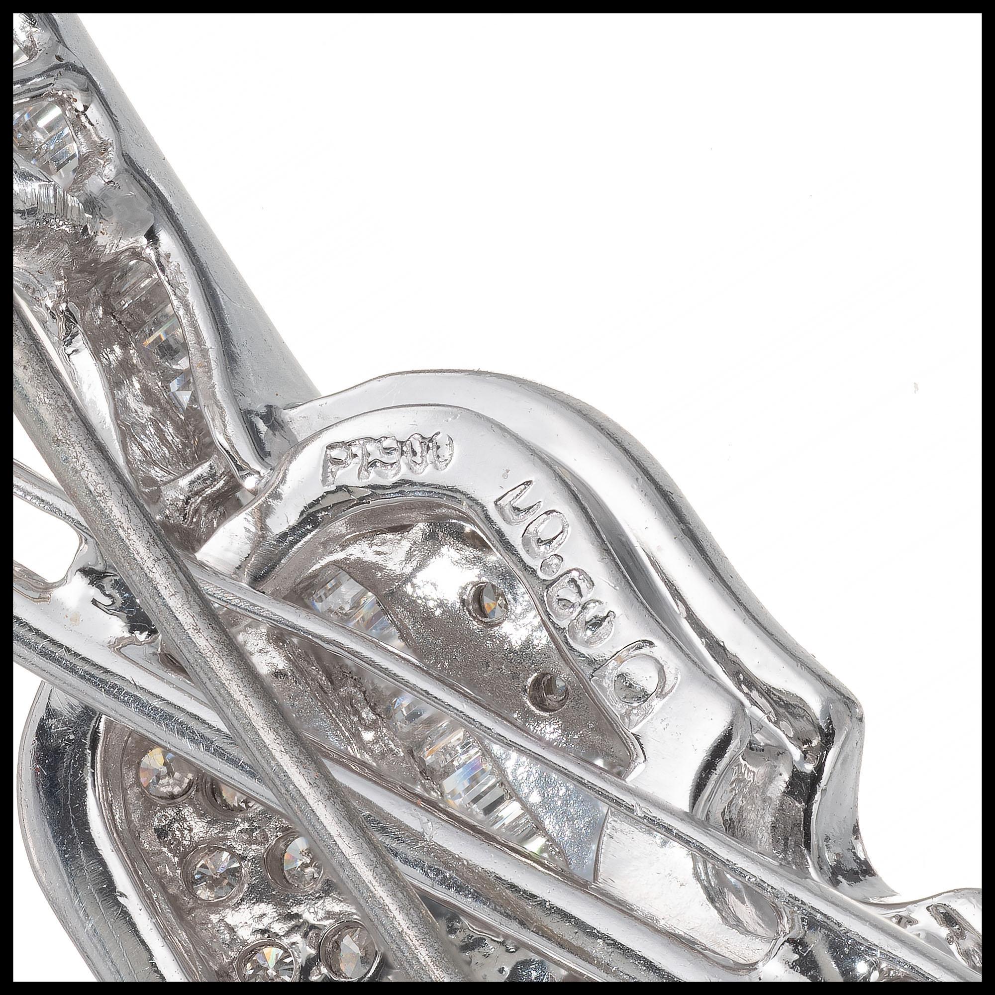 Broche pendentif violon en platine avec diamants de 0,60 carat Excellent état - En vente à Stamford, CT