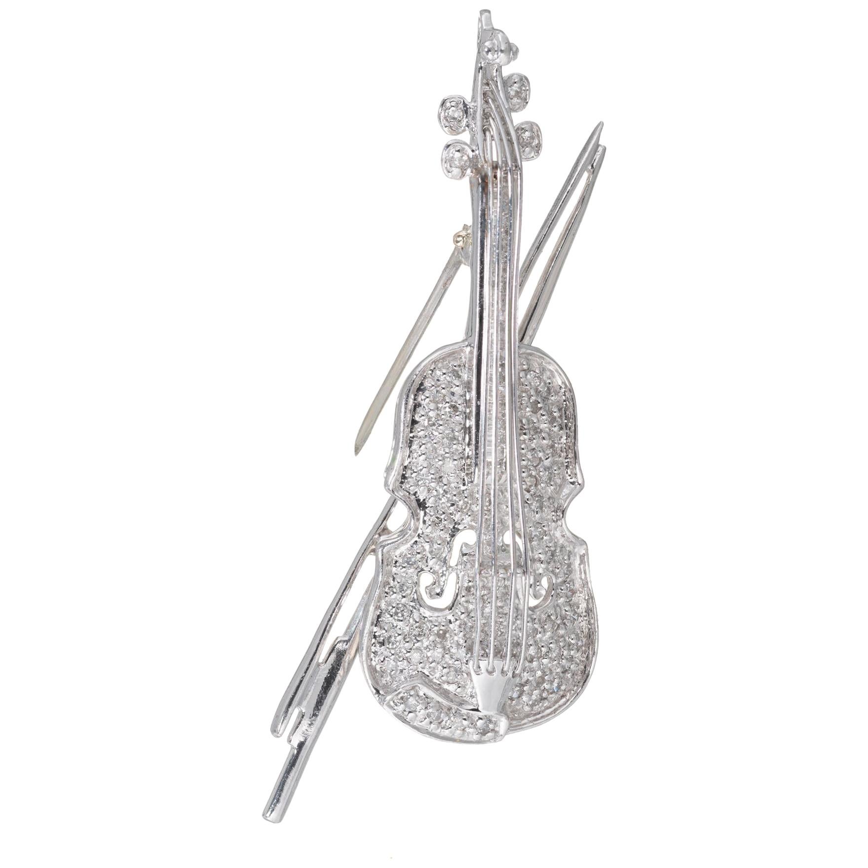 Broche pendentif violon en platine avec diamants de 0,60 carat