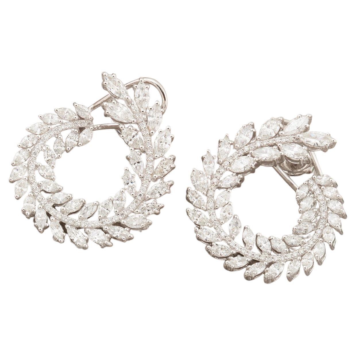 Taille Marquise Boucles d'oreilles en forme de croissant en or 14 carats avec diamants marquises de 6,0 carats en vente