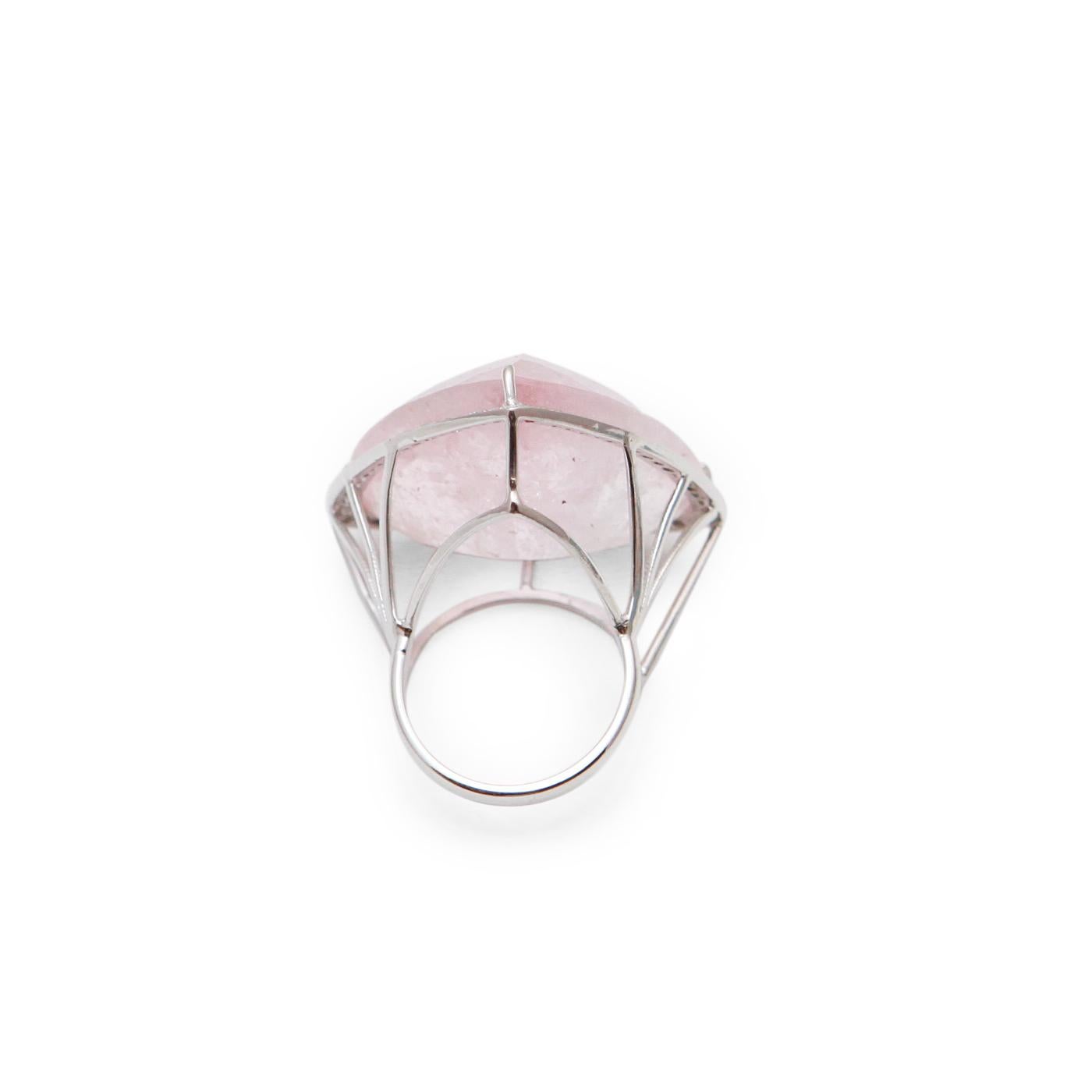 Contemporary 60 Carat Morganite Diamonds 18 Karat White Gold Cocktail Ring For Sale