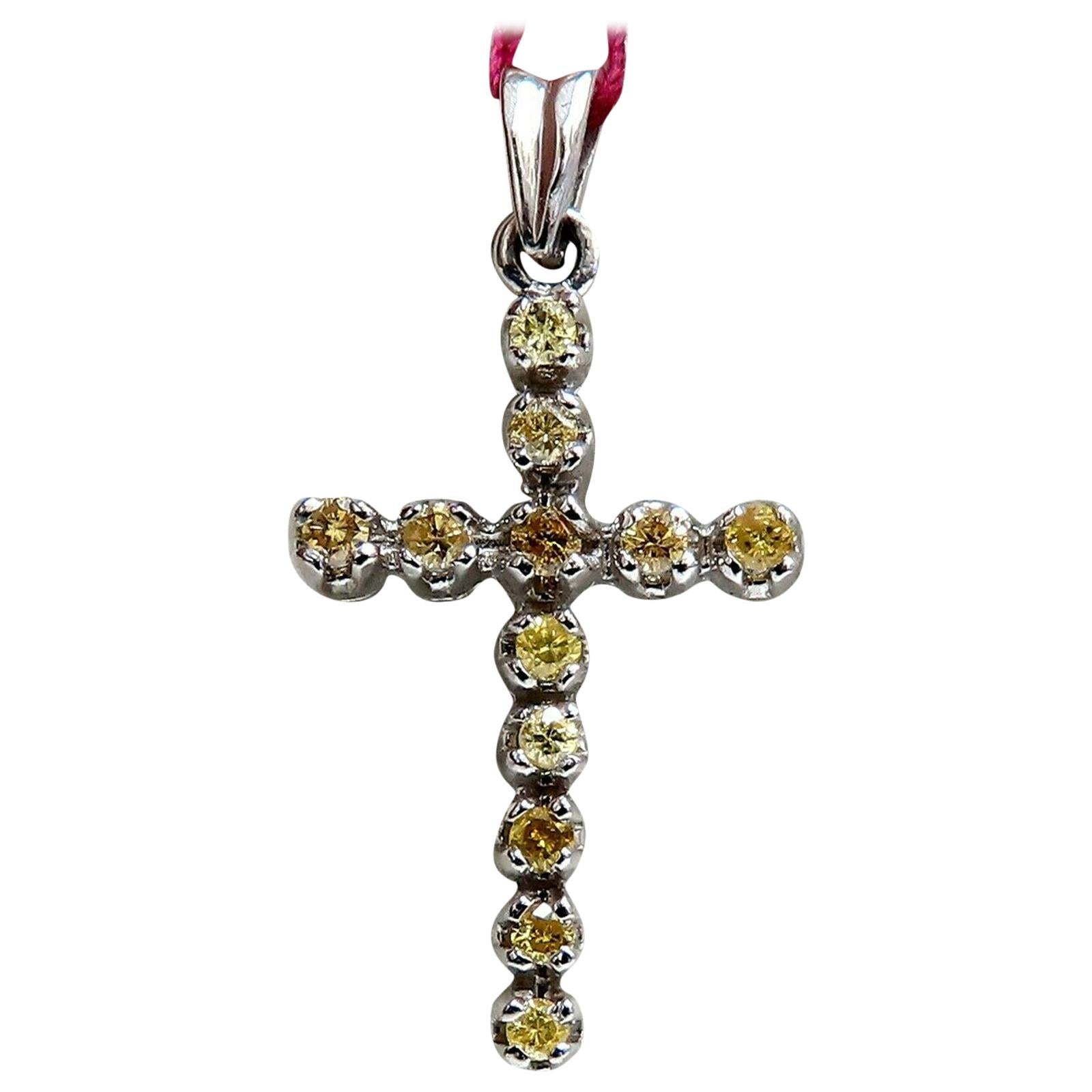 Pendentif croix en or 14 carats avec diamants jaunes fantaisie naturels de 0,60 carat