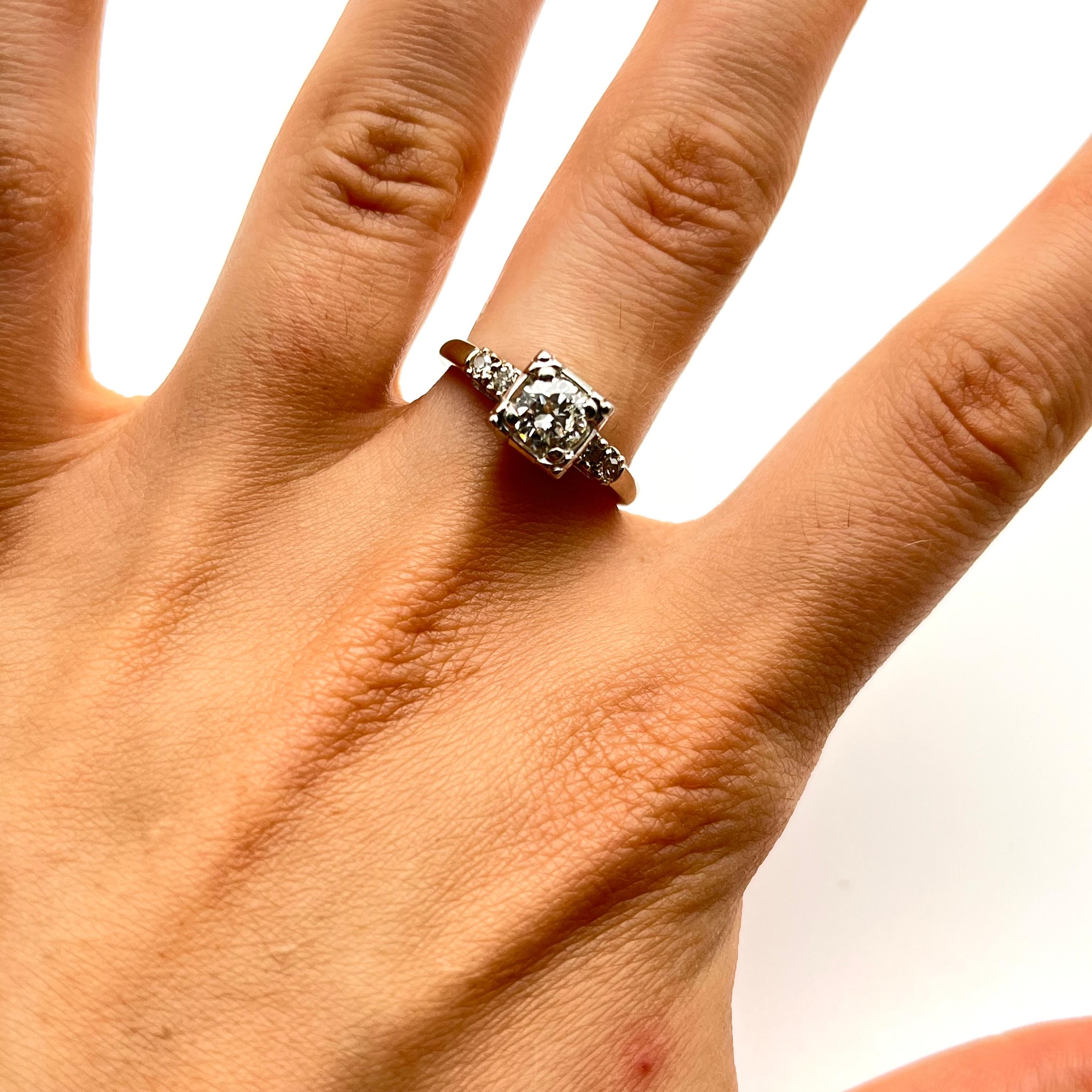 De las mujeres Anillo de compromiso de diamantes vintage en oro blanco de 14 quilates en venta