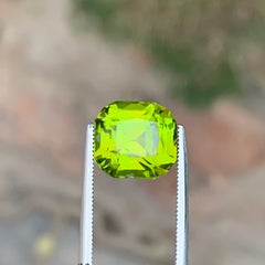 6.0 cts Yellowish Green Cushion Cut Natural Peridot for Fine Jewellery 10 mm