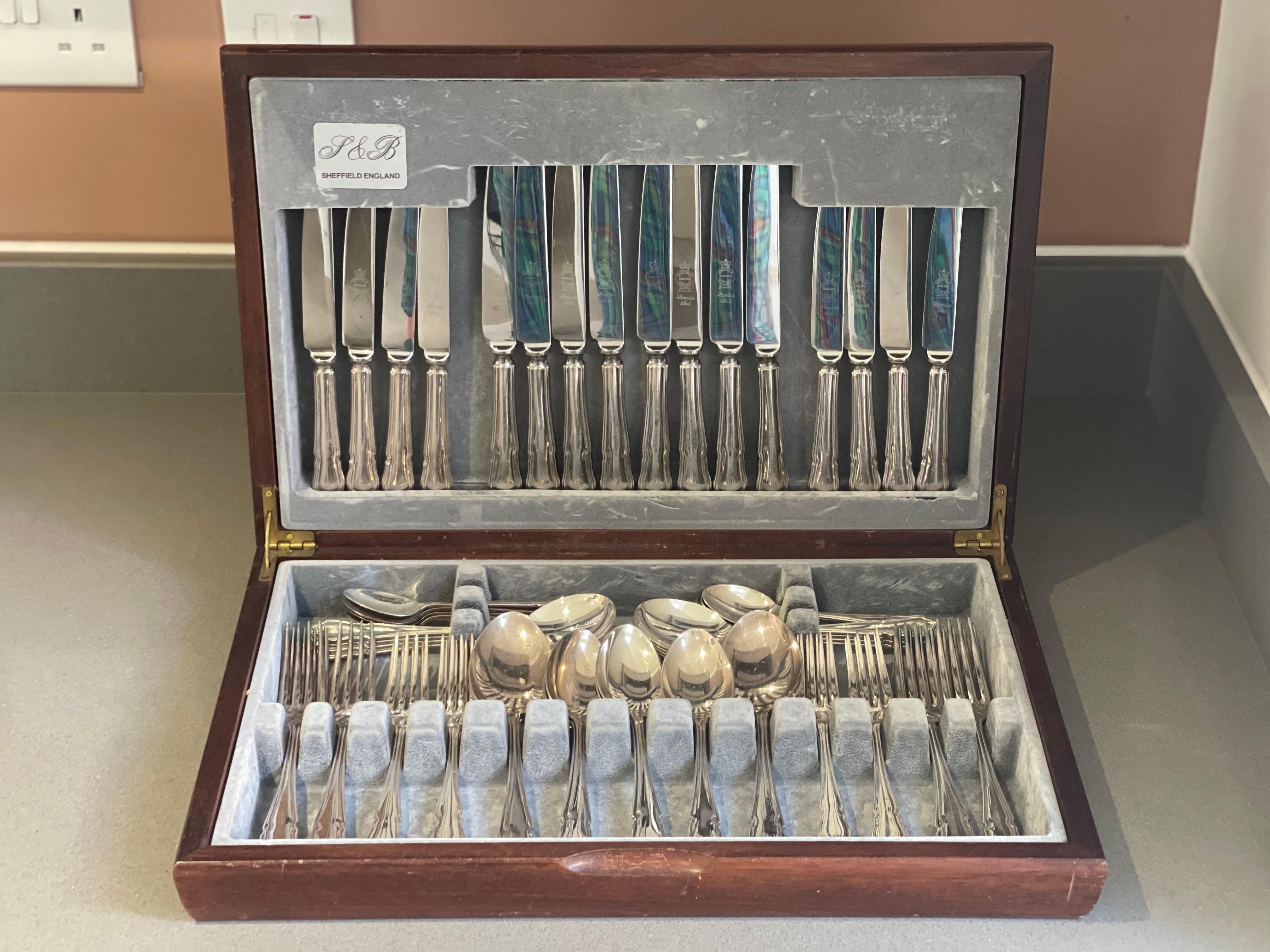 Service de couverts anglais vintage de 60 pièces en métal argenté à motif de rois X8 en vente 5