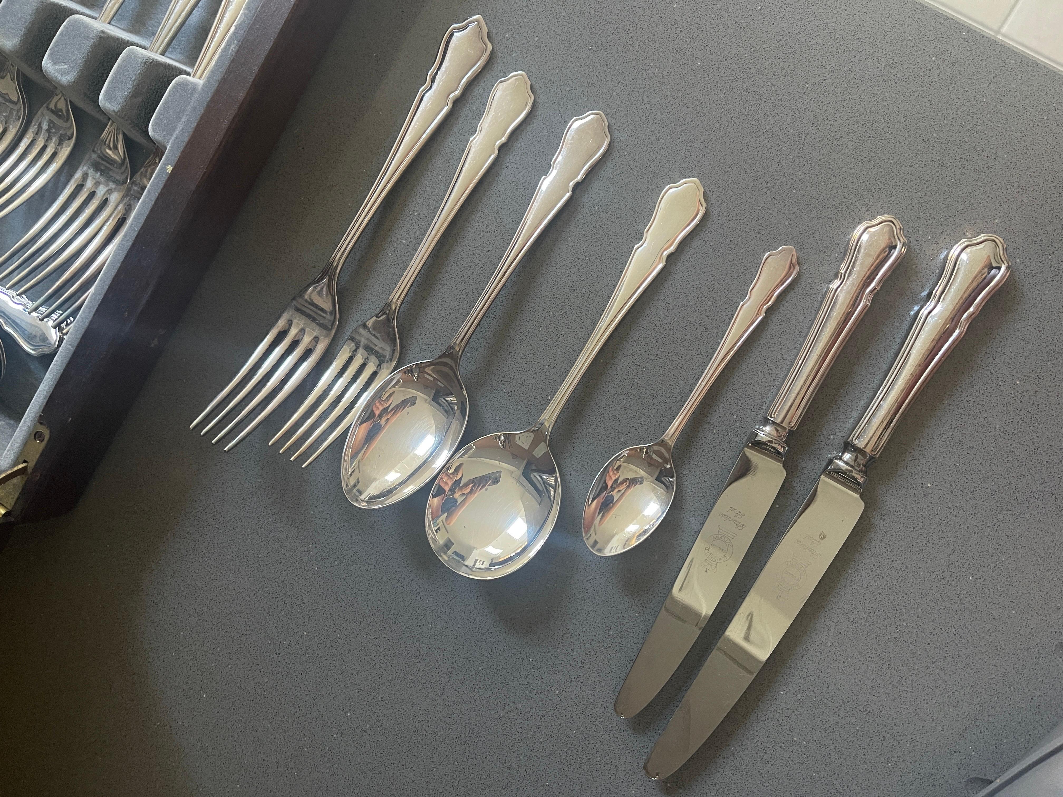 Service de couverts anglais vintage de 60 pièces en métal argenté à motif de rois X8 Excellent état - En vente à Wembley, GB