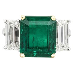 Anillo de Esmeralda Colombiana de 6,00 quilates y Diamantes de 2,50 quilates