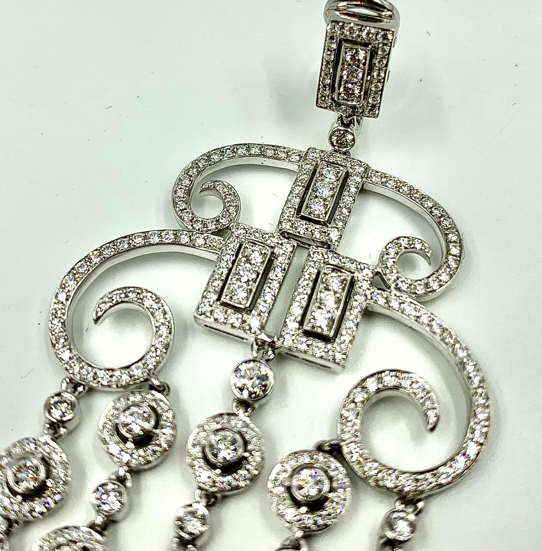 Boucles d'oreilles chandelier de style Art déco en or blanc 18 carats et diamants blancs, 6,00 TCW Bon état - En vente à New York, NY