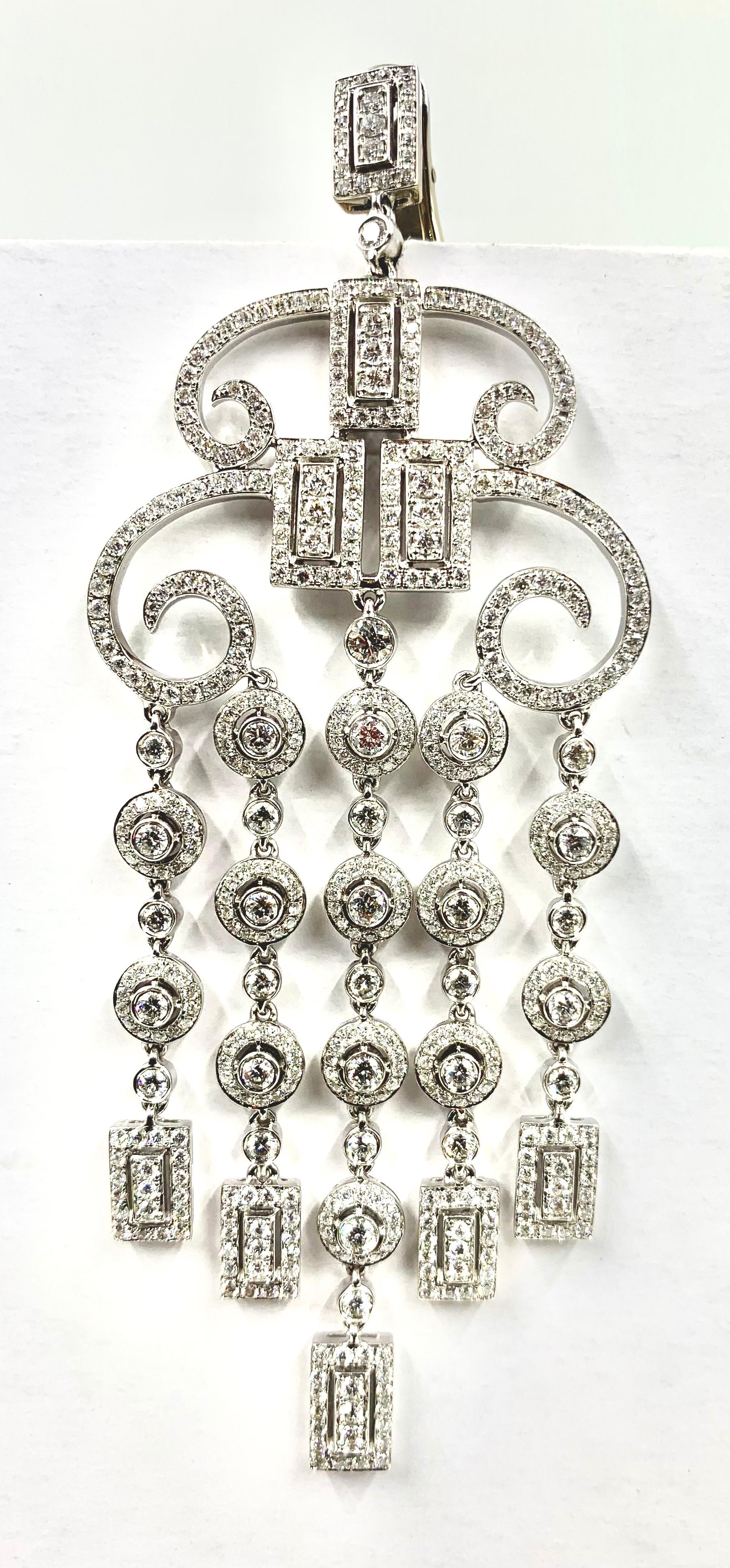 Women's Estate Art Deco Style 6.00 TCW Diamond 18 Karat White Gold Chandelier Earrings For Sale