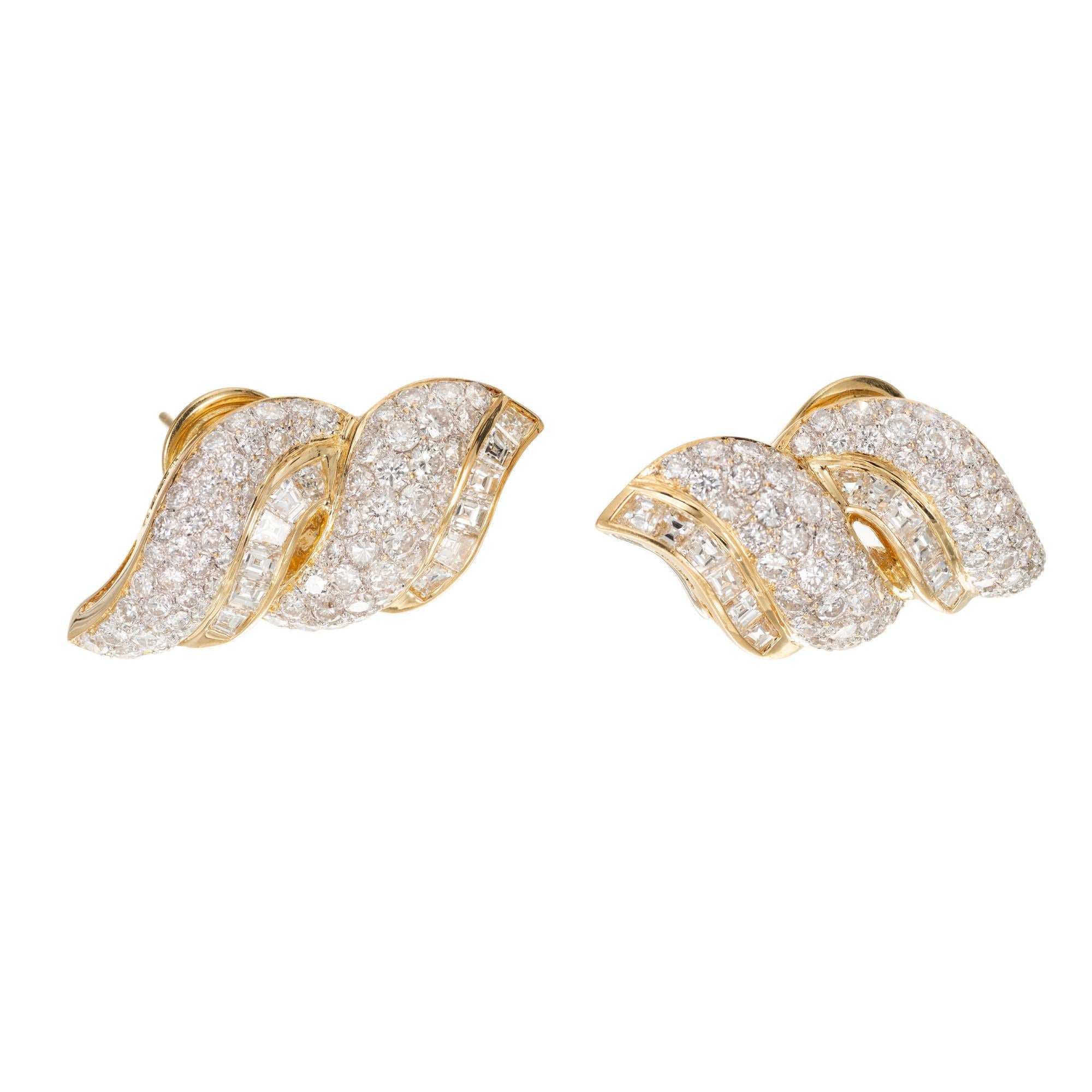 Round Cut 6.00 Carat Diamond Yellow Gold Dangle Swirl Earrings For Sale