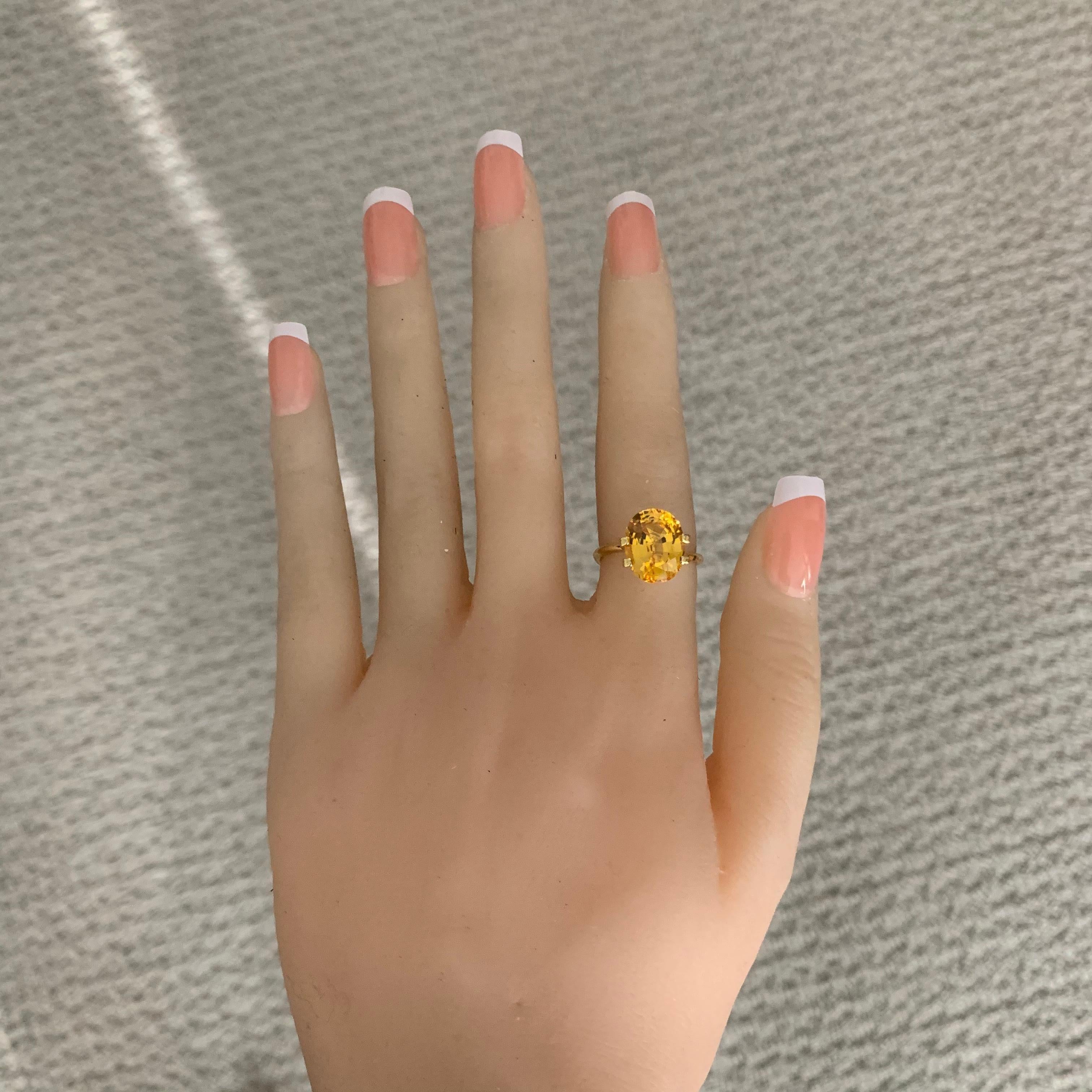 6.00 Carat Golden Yellow Ova Sapphire Loose Gemstone For Sale 1