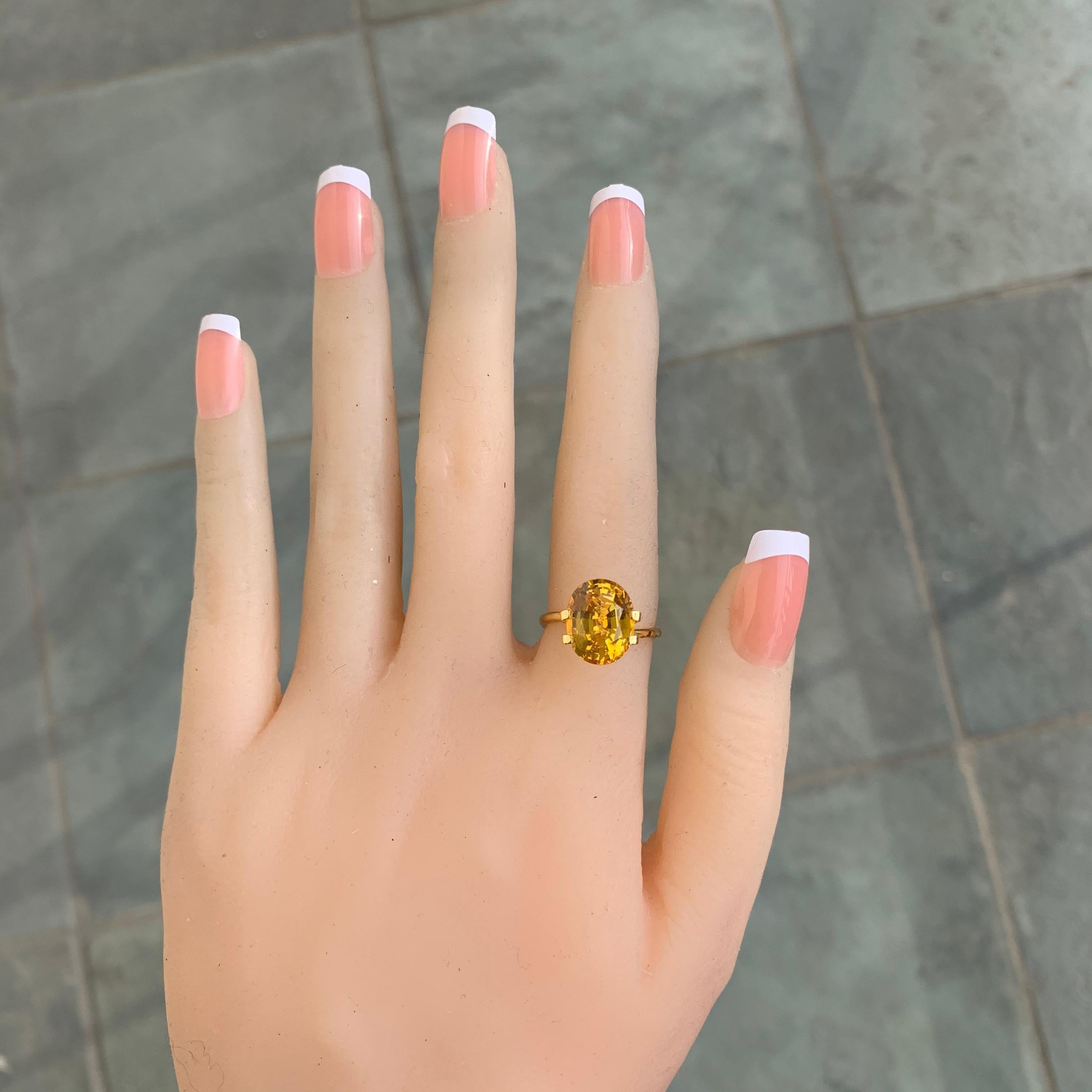 6.00 Carat Golden Yellow Ova Sapphire Loose Gemstone For Sale 3