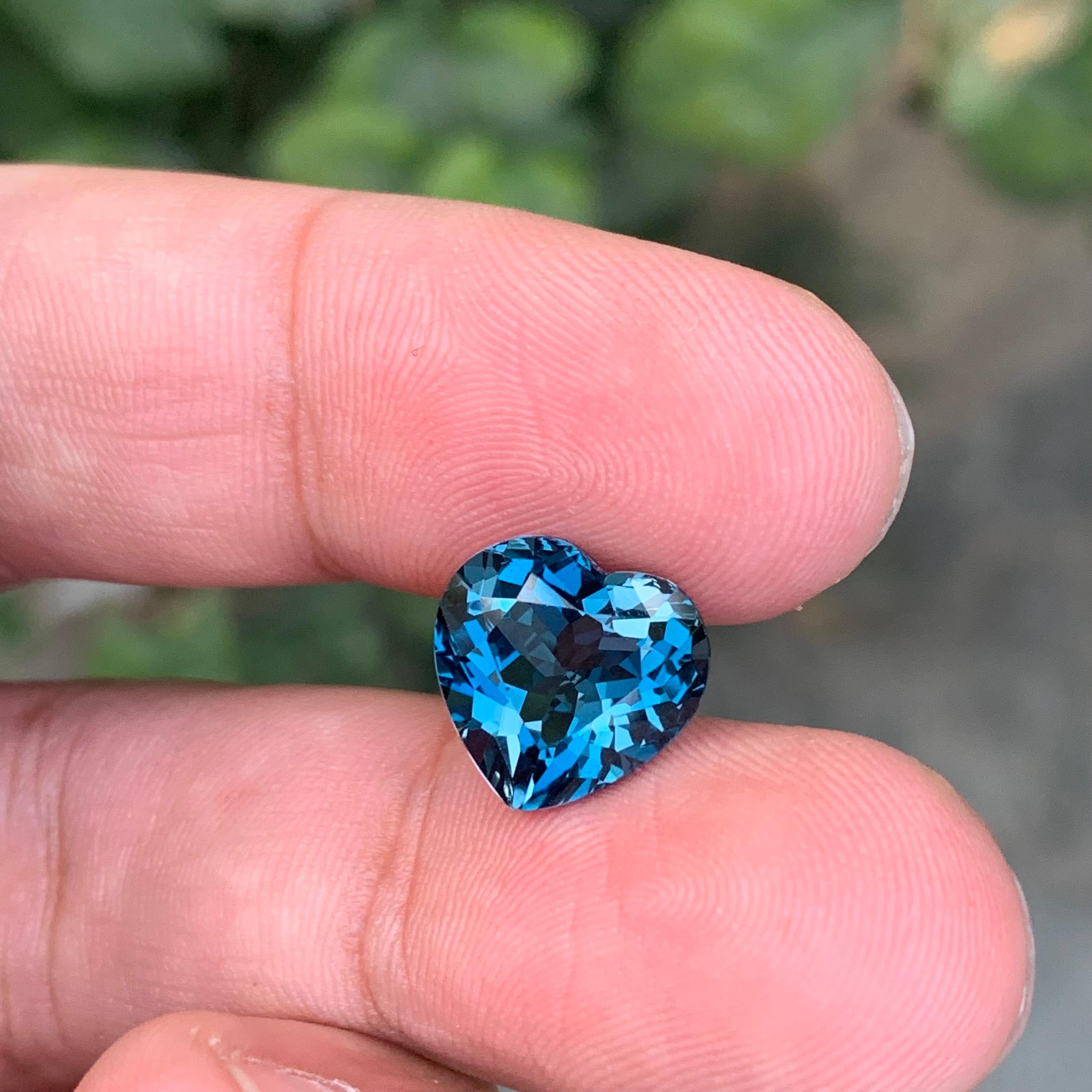 Superbe topaze bleue londonienne facettée en forme de cœur de 6,00 carats Neuf - En vente à Peshawar, PK