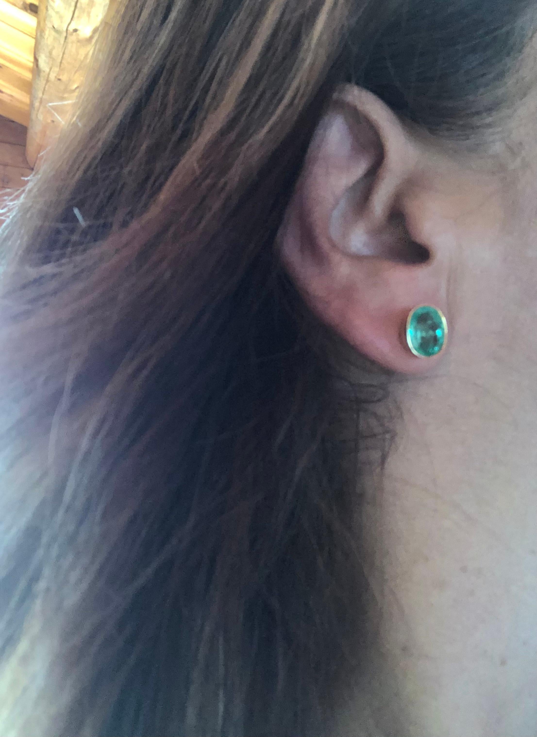 6.00 Carat Natural Colombian Emerald Stud Earrings 18 Karat Gold For Sale 8