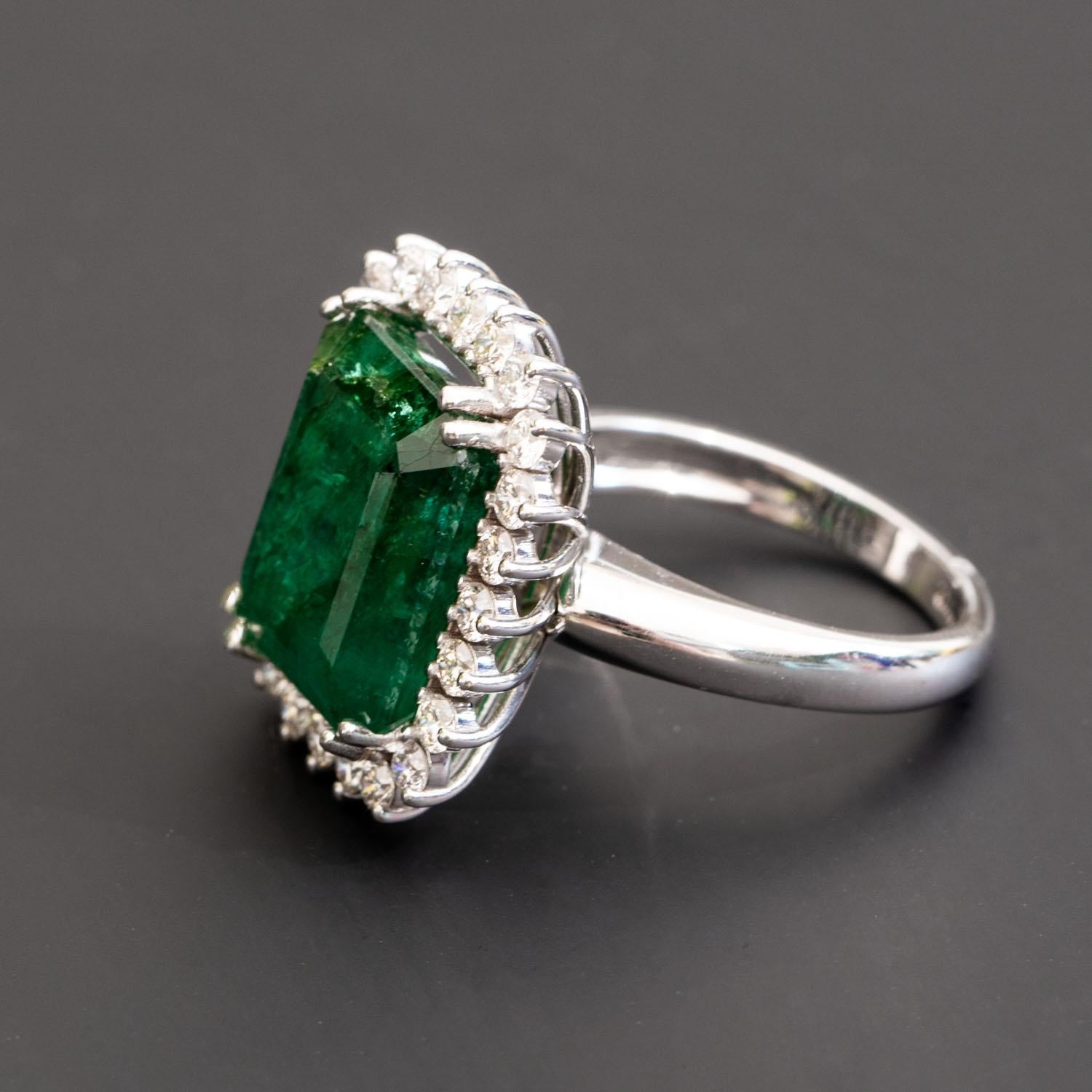 Art Deco 6.00 Carat Natural Emerald Ring, 1.24 Carat Natural Diamonds, Statement Ring For Sale
