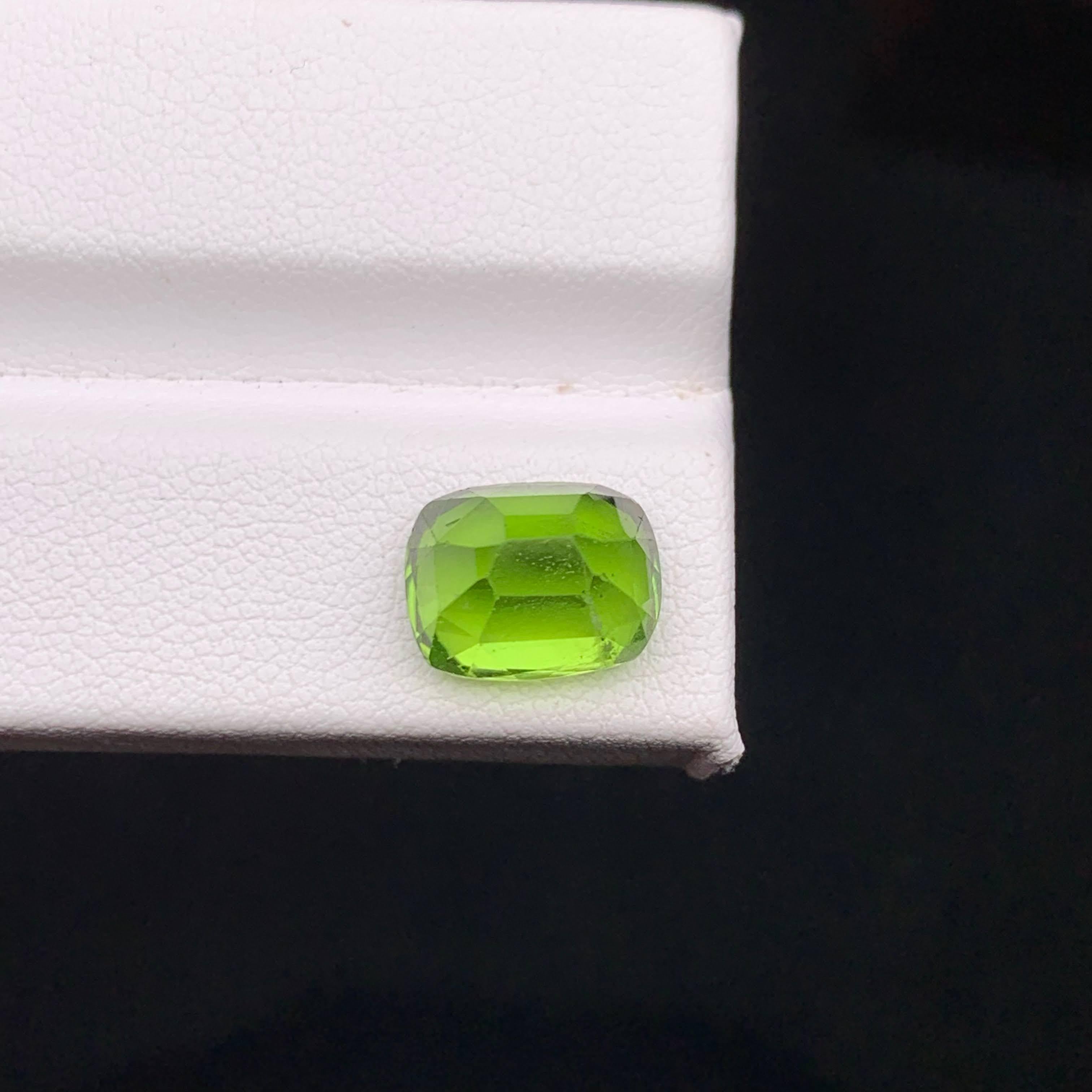 6.00 Karat Natürlicher loser Apfelgrüner Peridot Cushion-Schliff Pakistanischer Edelstein im Angebot 2