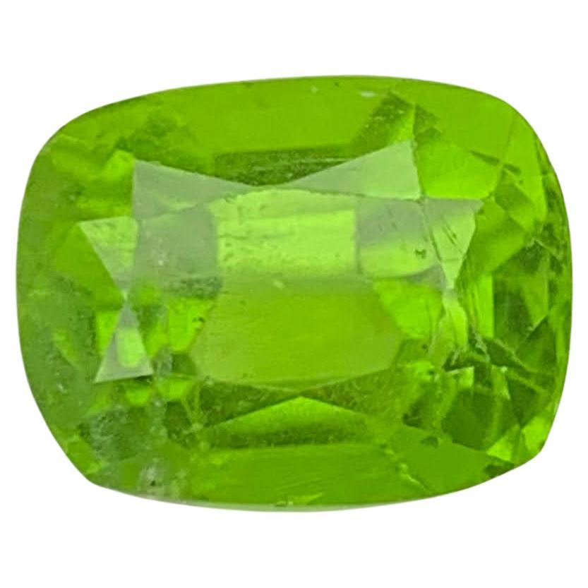 6.00 Carat Natural Loose Apple Green Peridot Cushion Cut Pakistani Gemstone (pierre précieuse pakistanaise de taille coussin)