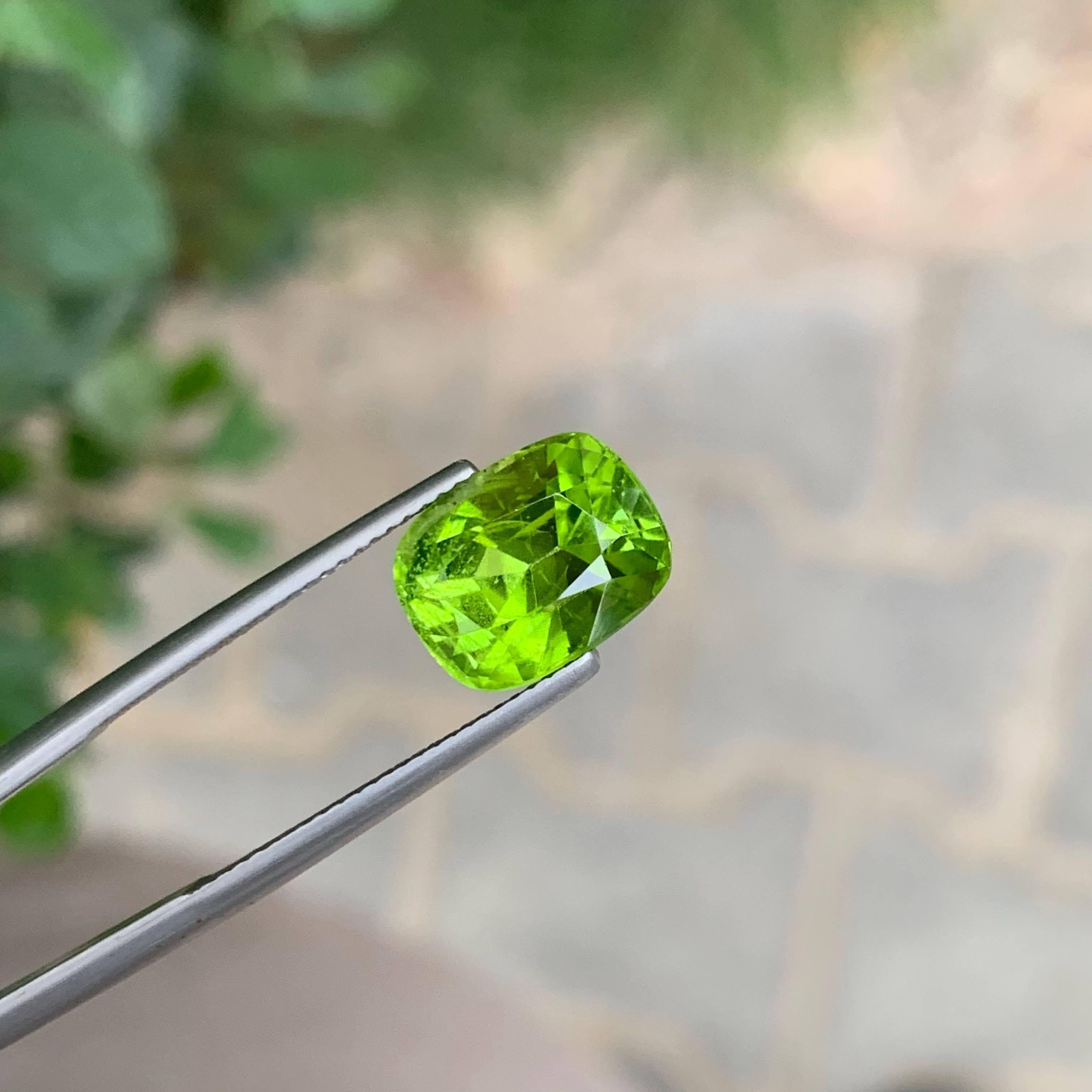 6.00 Karat Natürlicher loser grüner Peridot Stein Cushion Schliff Pakistanischer Edelstein im Angebot 4