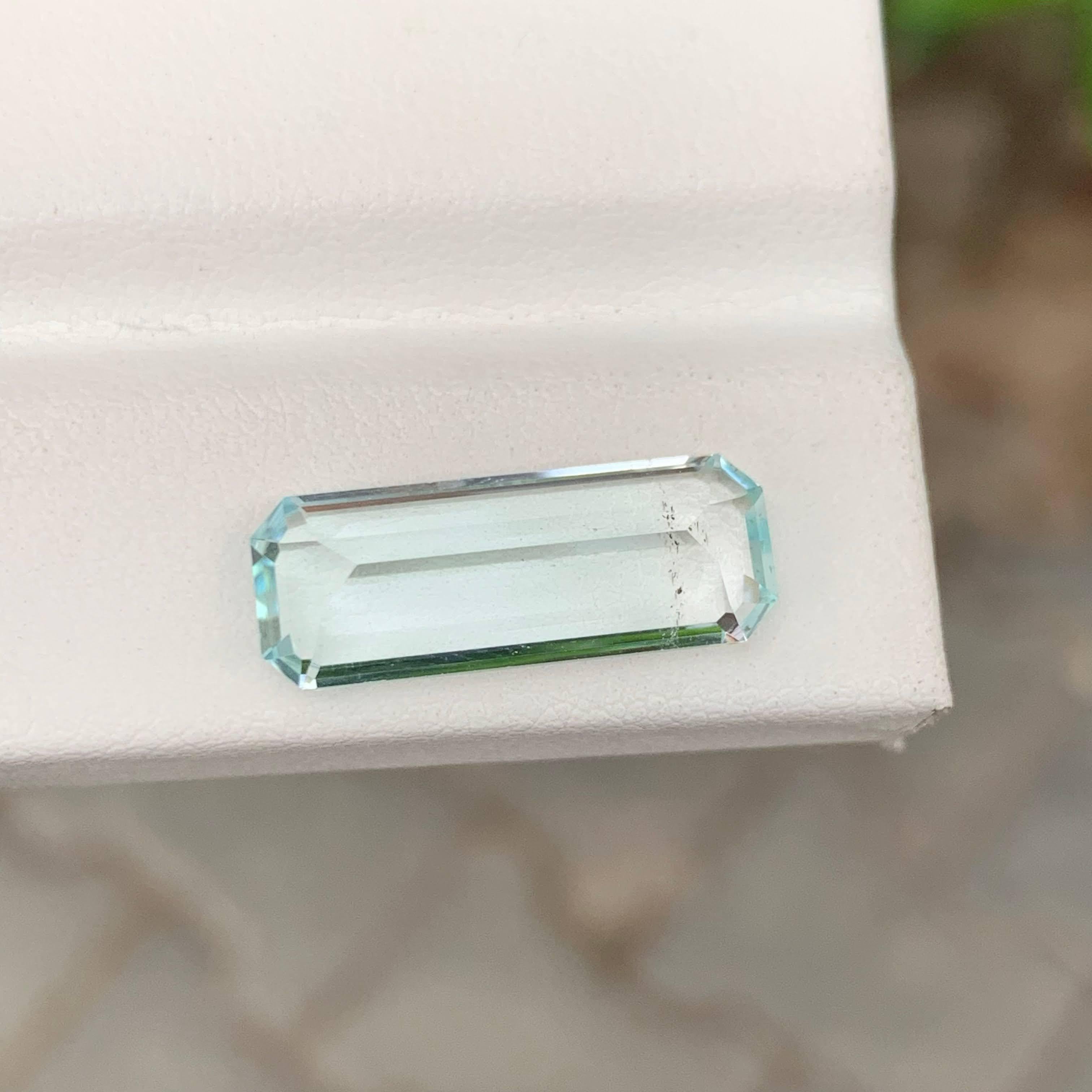Modern 6.00 Carat Natural Loose Light Blue Aquamarine Stone Emerald Cut Pakistani Gem For Sale