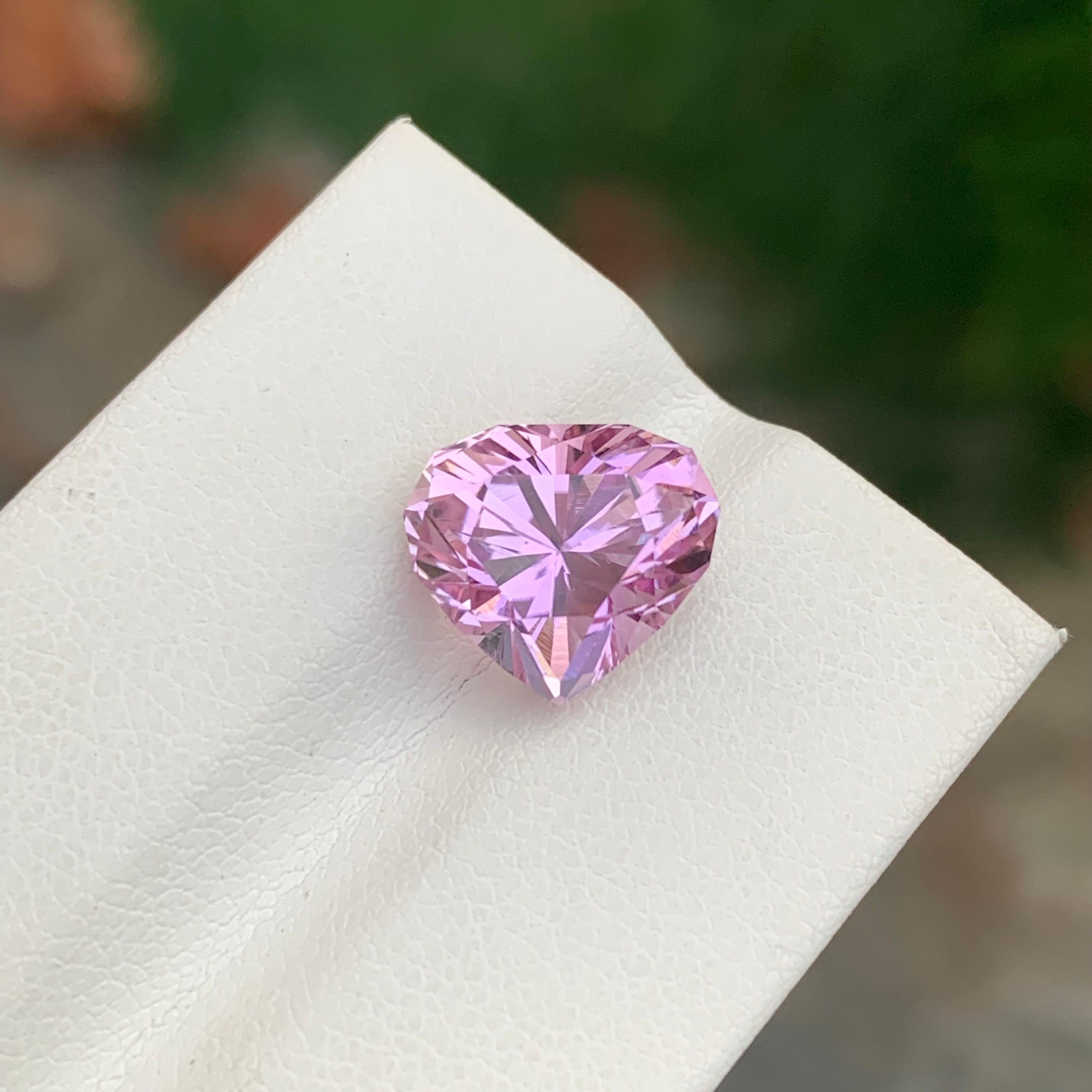 Heart Cut 6.00 Carat Natural Loose Pink Kunzite Heart Shape Gemstone For Jewellery For Sale