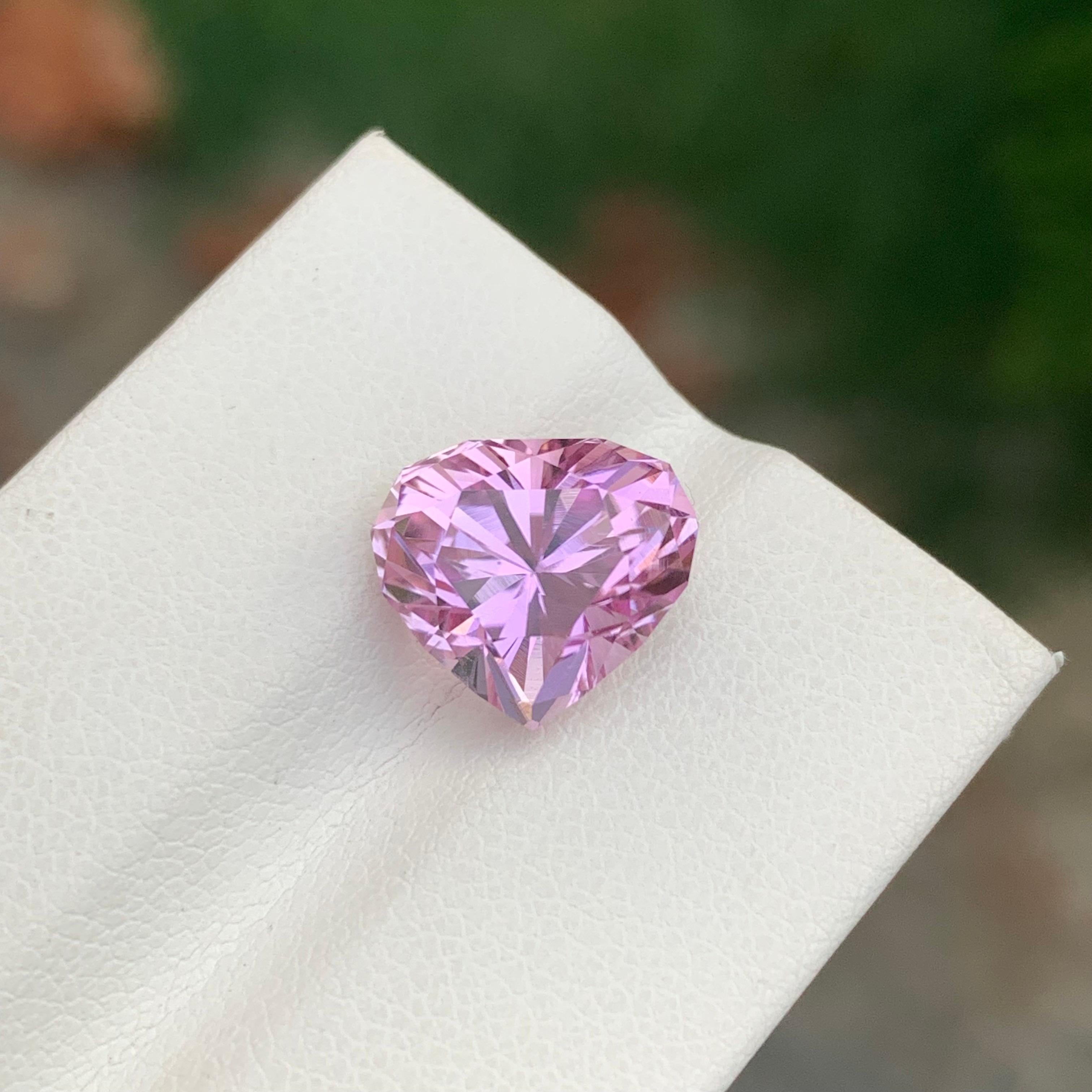 6.00 Carat Natural Loose Pink Kunzite Heart Shape Gemstone For Jewellery In New Condition For Sale In Peshawar, PK