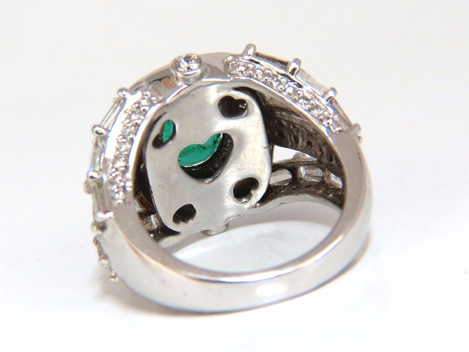 Women's or Men's 6.00 Carat Natural Vivid Bright Green Emerald Diamonds Ring 14 Karat For Sale