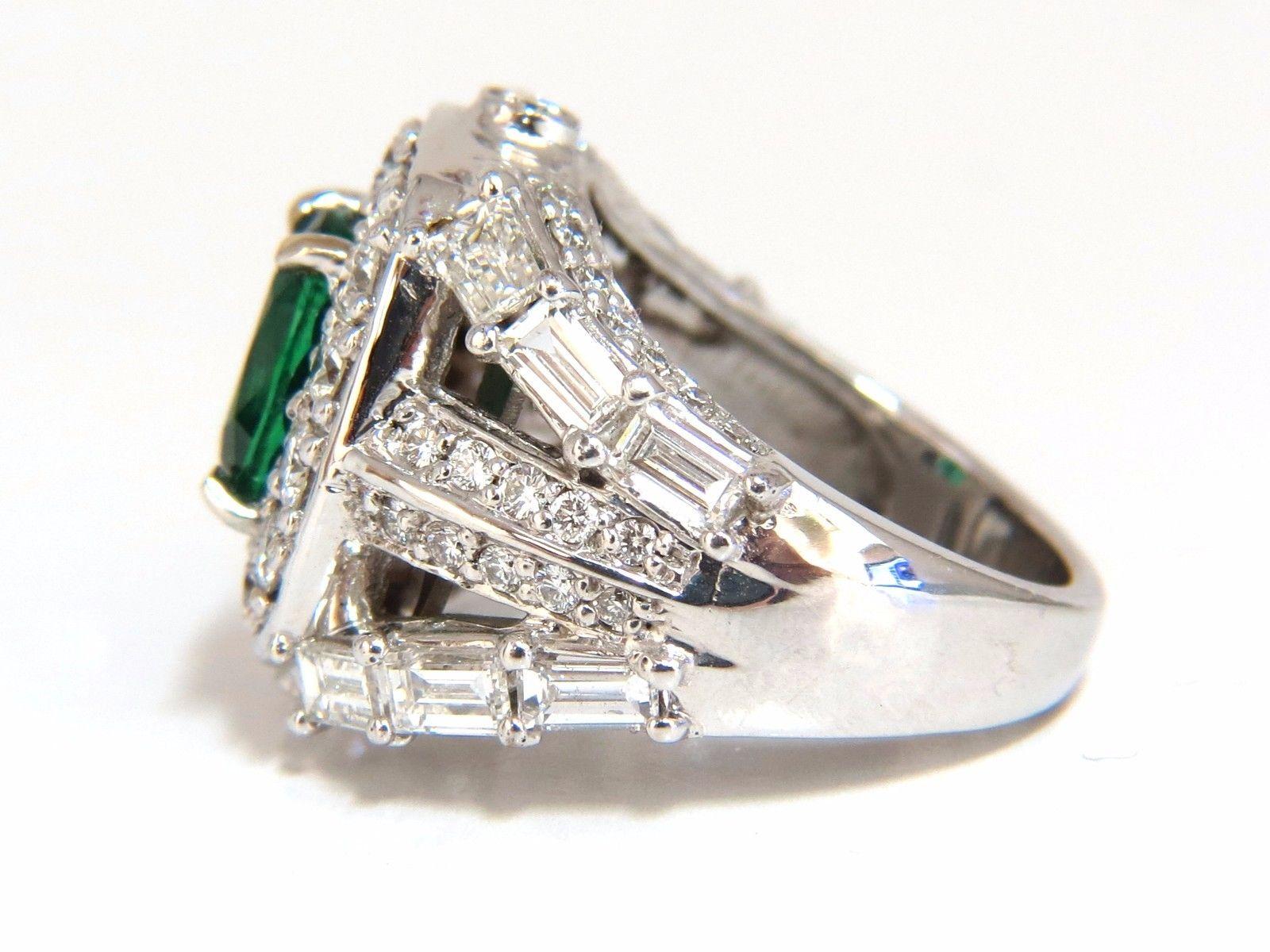 6.00 Carat Natural Vivid Bright Green Emerald Diamonds Ring 14 Karat For Sale 1