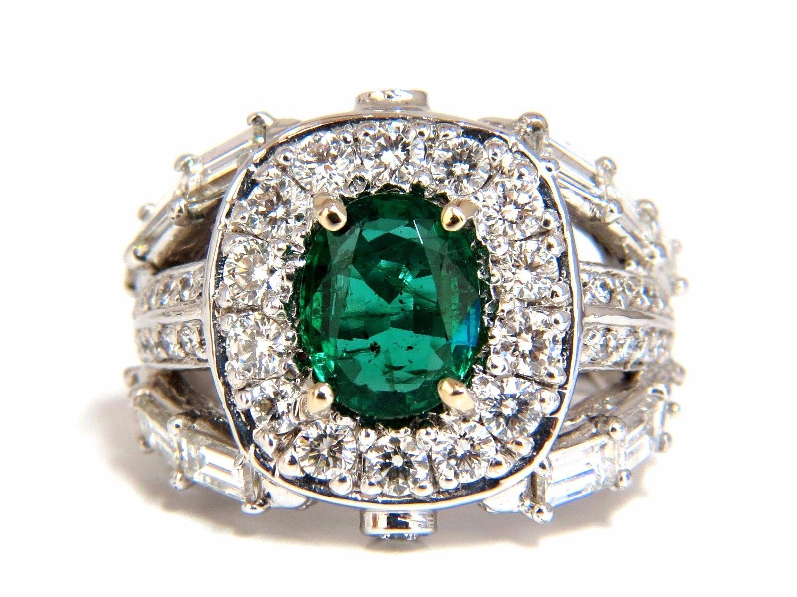 6.00 Carat Natural Vivid Bright Green Emerald Diamonds Ring 14 Karat For Sale 2