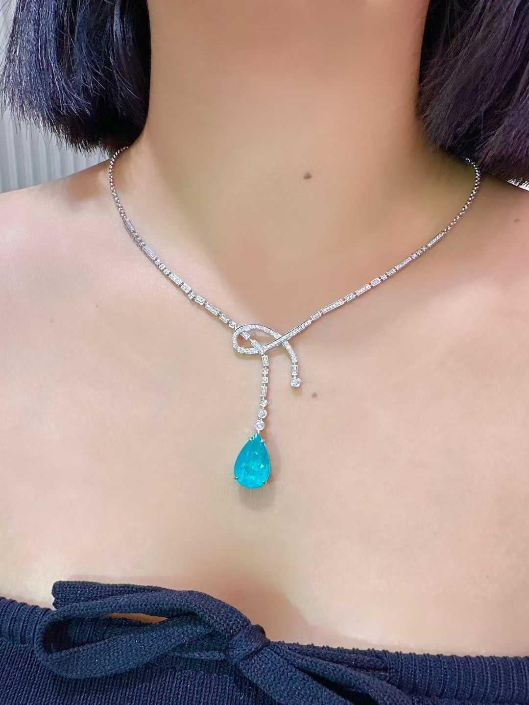 6.00 Carat Paraiba Tourmaline Diamond Pendant Necklace in 18K White Gold For Sale 3