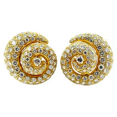 Clips d'oreilles en forme de coquillage en or jaune 18 carats et diamants ronds brillants de 6,00 carats