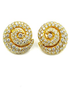 6.00 Carat Round Brilliant Diamond and 18 Karat Yellow Gold Shell Clip Earrings