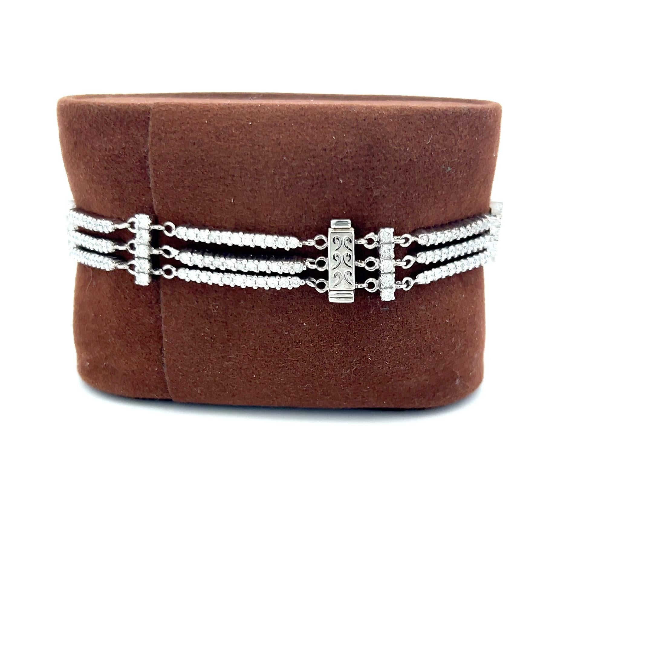 Bracelet à maillons en or blanc 18 carats avec diamants ronds brillants H VS de 6,00 carats en vente 6