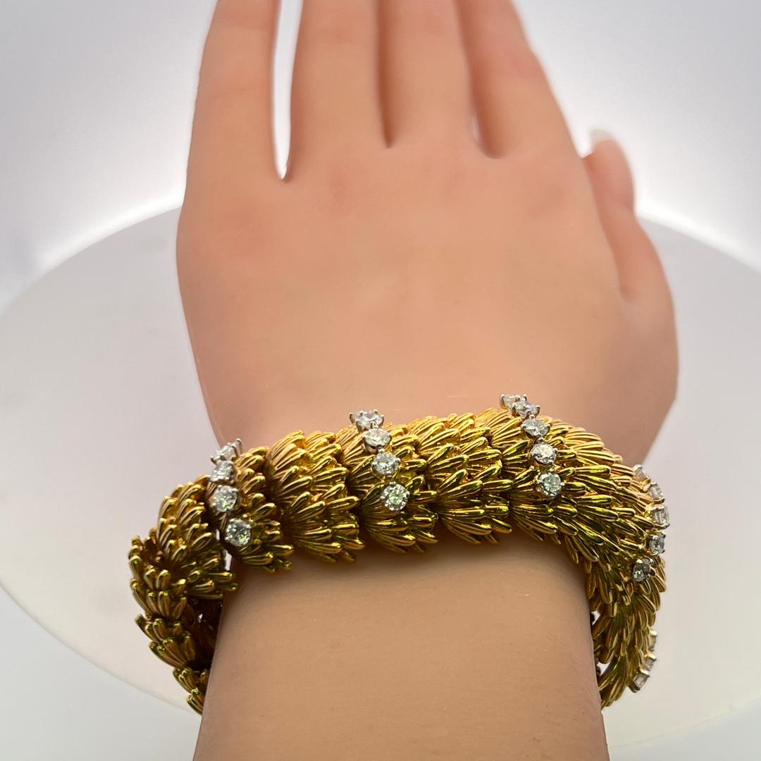 6.00 Carat Round Brilliant H VS Diamond 18 Karat Yellow Gold Link Bracelet en vente 6