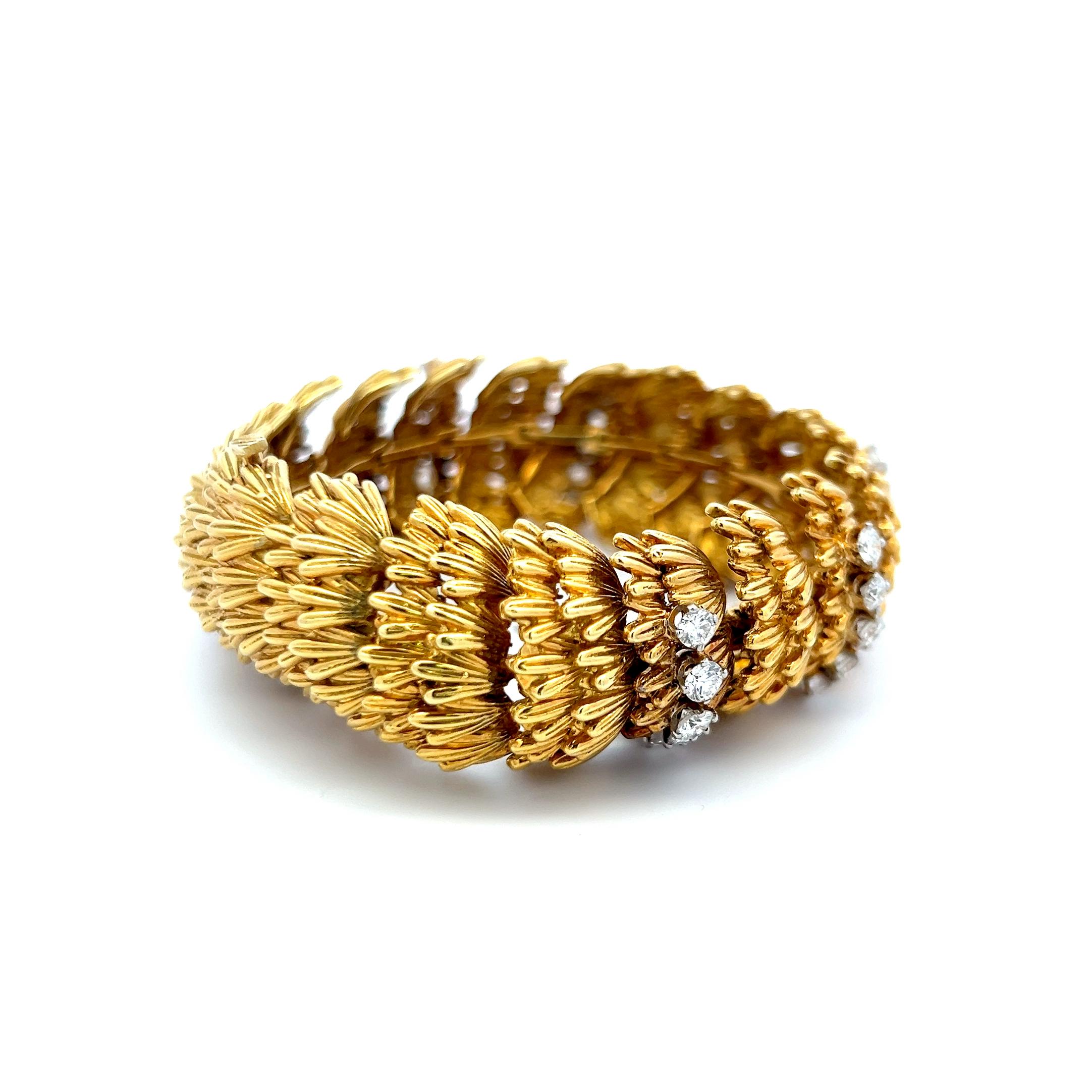 Titre :
6.00 Carat Round Brilliant H VS Diamond 18 Karat Yellow Gold Link Bracelet
Le style :
Lien
Métal :
Or jaune 18 carats
Pierre précieuse 1 :
Diamant de 6 carats
Nombre de pierres :
30
Couleur :
H
La clarté :
VS
Forme :
Brillant rond
Dimension