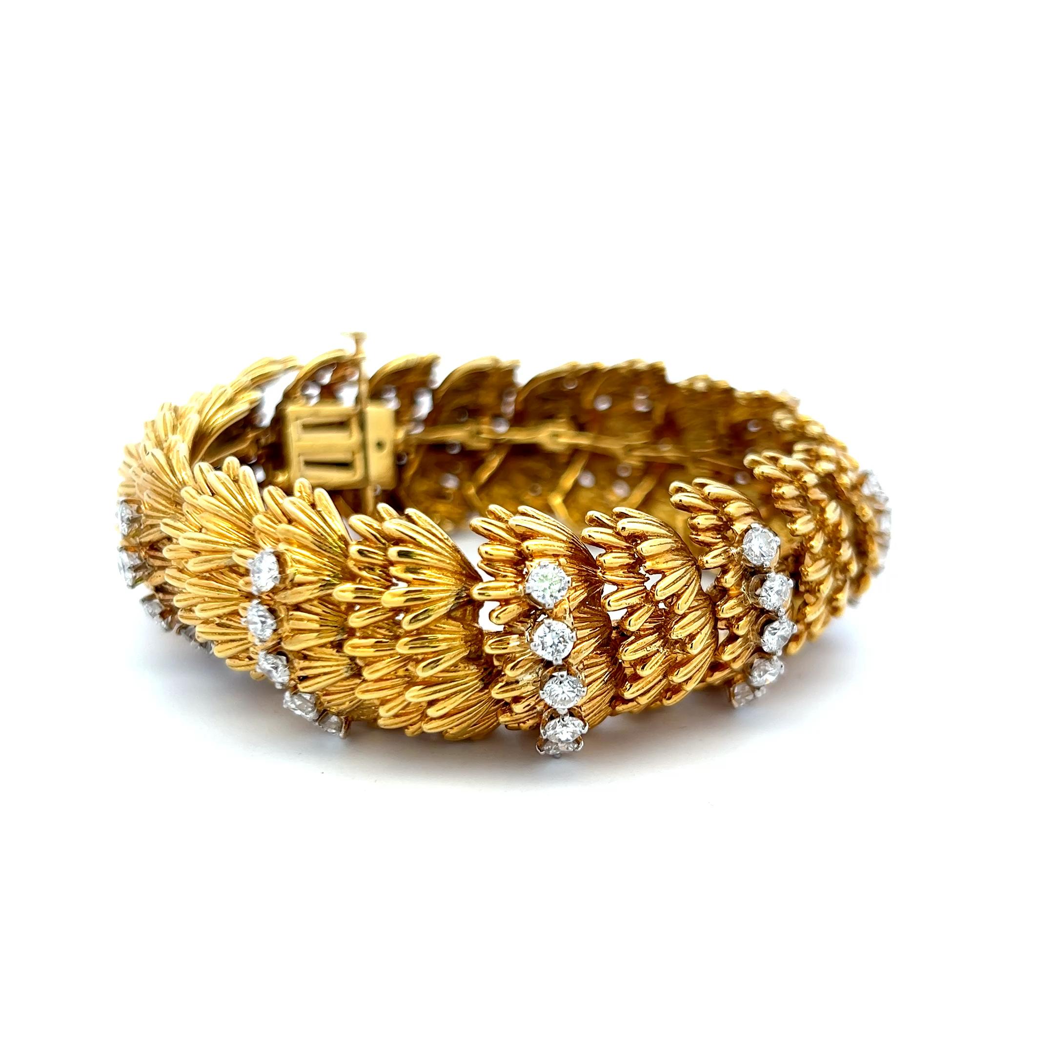 6.00 Carat Round Brilliant H VS Diamond 18 Karat Yellow Gold Link Bracelet Pour femmes en vente