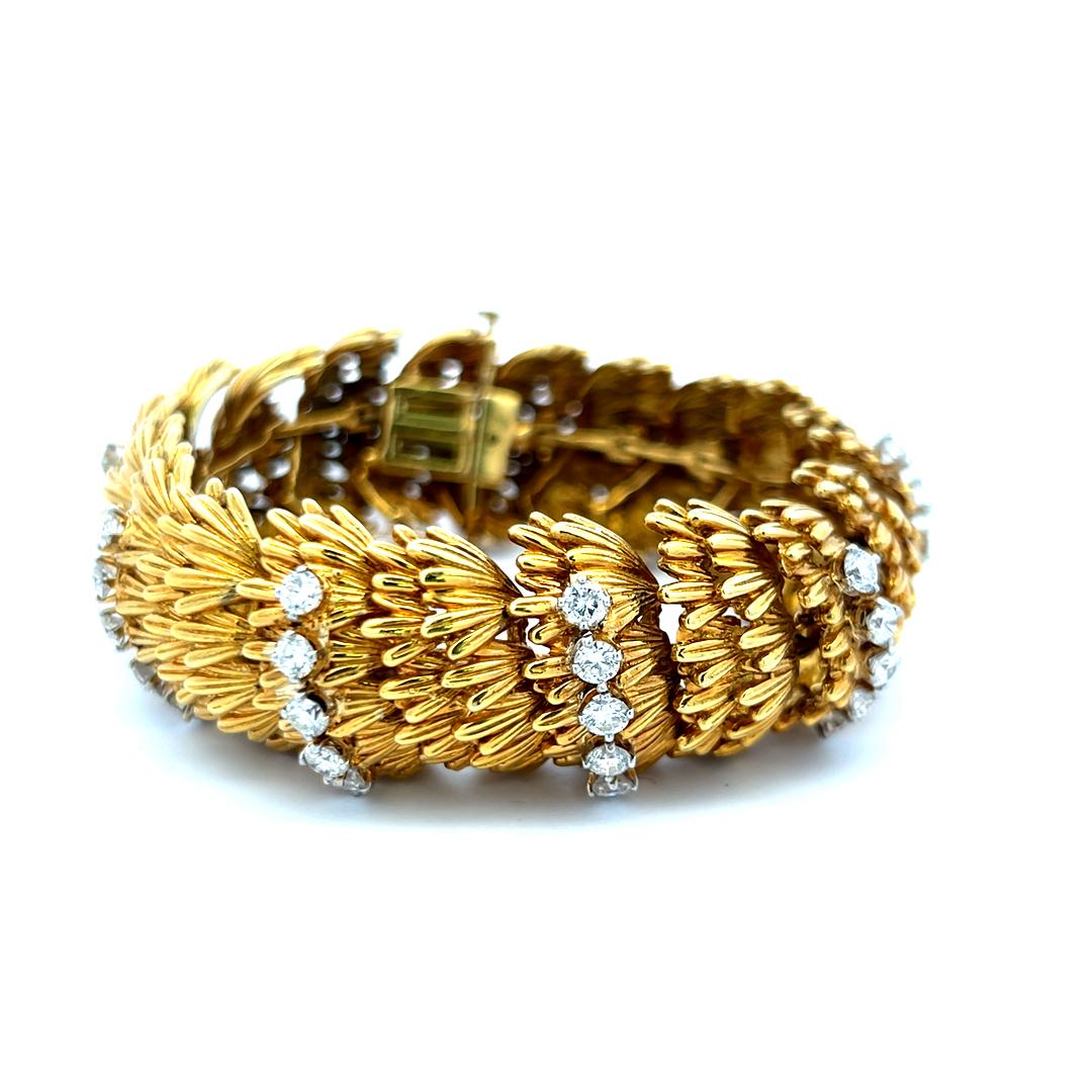 6.00 Carat Round Brilliant H VS Diamond 18 Karat Yellow Gold Link Bracelet en vente 1