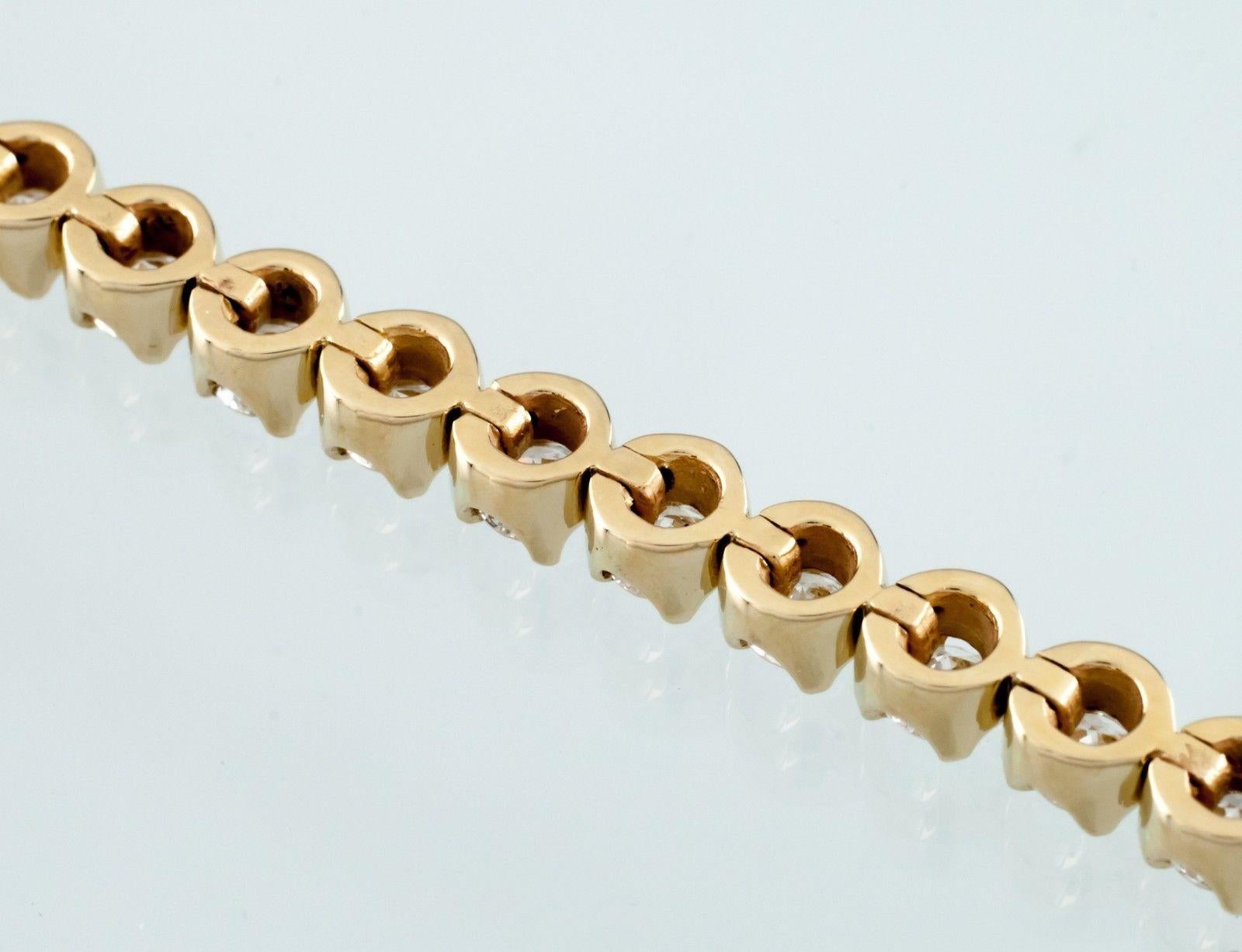 Bracelet tennis en or jaune 14 carats avec diamants ronds de 6,00 carats Pour femmes en vente